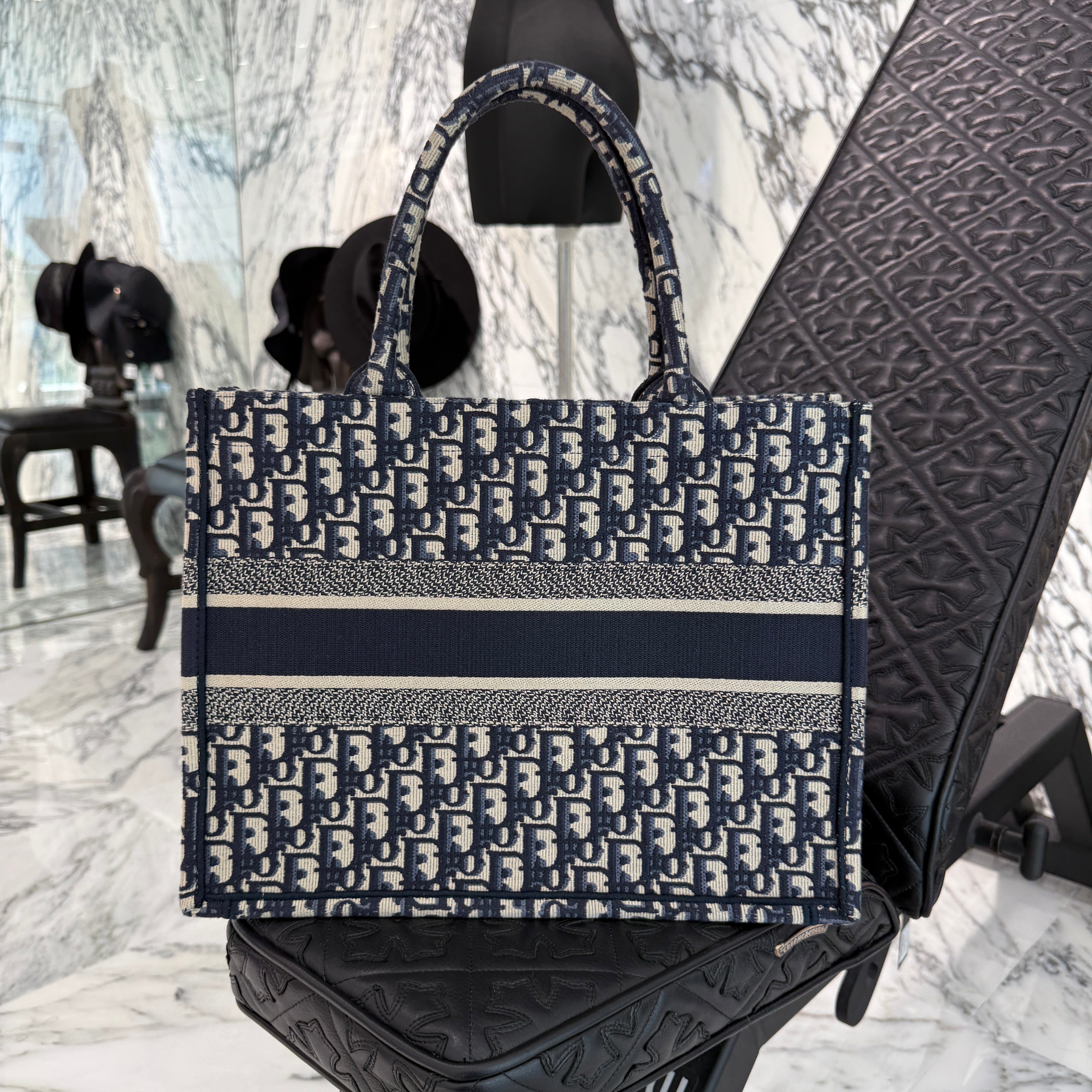 DIOR Oblique Book Tote Bag Medium ディオール オブリーク柄 ブックトートバッグ ミディアム