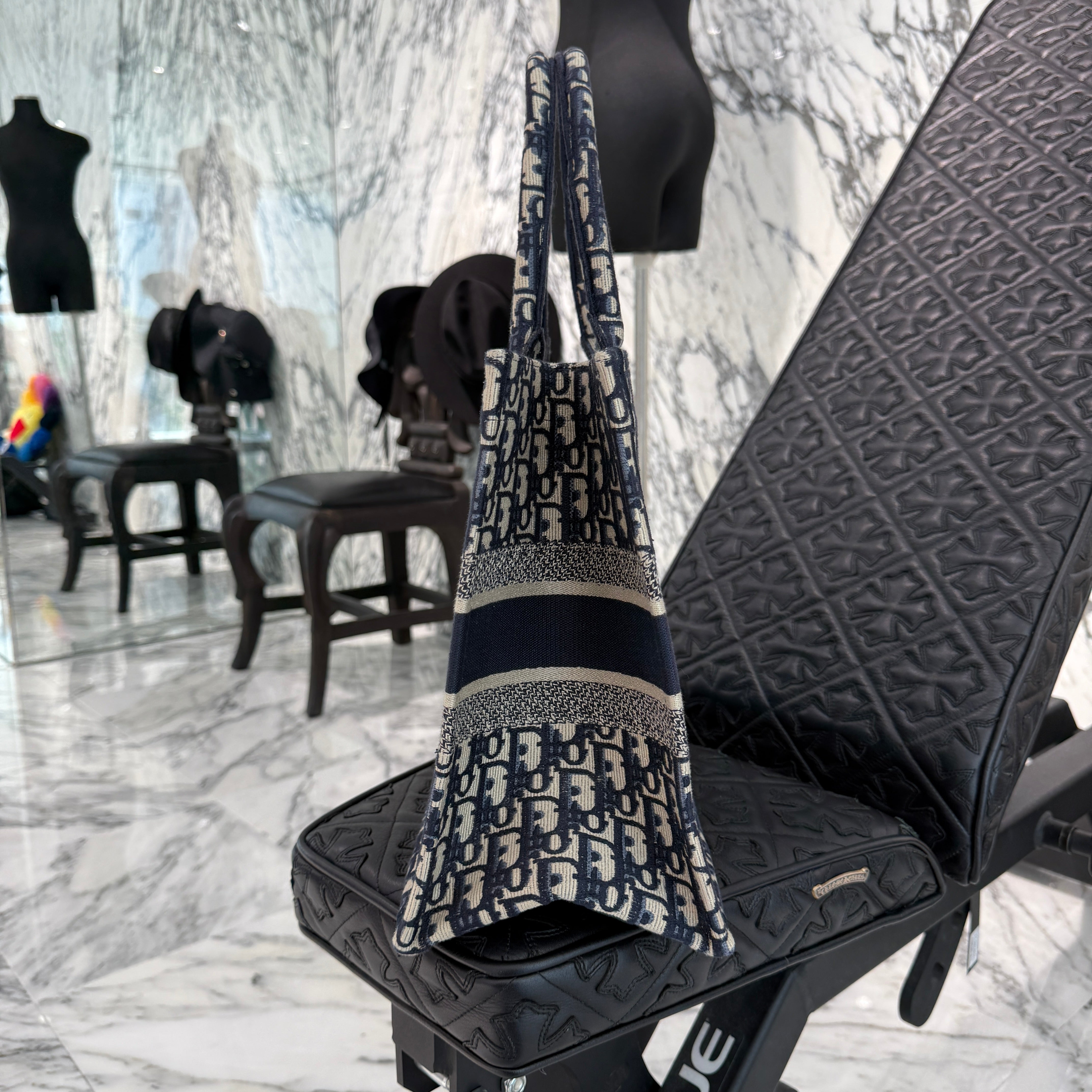 DIOR Oblique Book Tote Bag Medium ディオール オブリーク柄 ブックトートバッグ ミディアム