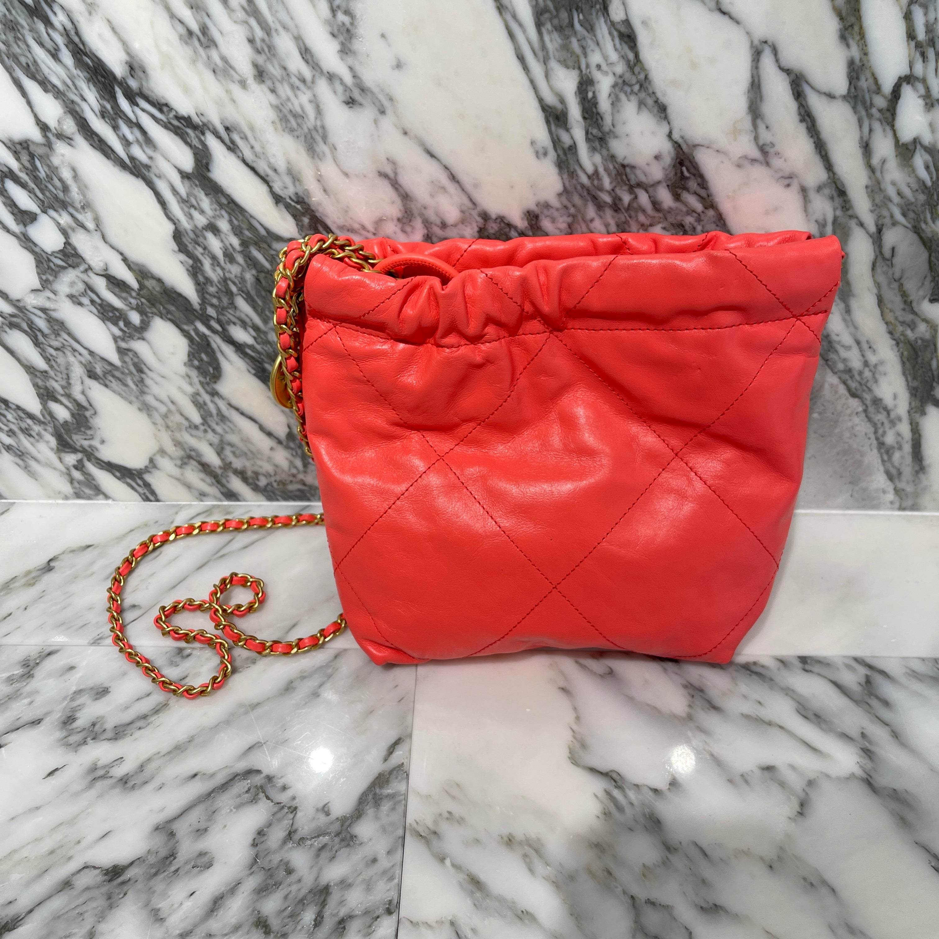 CHANEL 22 Small Shiny Calf Leather Chain Shoulder Bag AS3980 シャネル 22 スモール シャイニーカーフスキン チェーン ショルダーバッグ