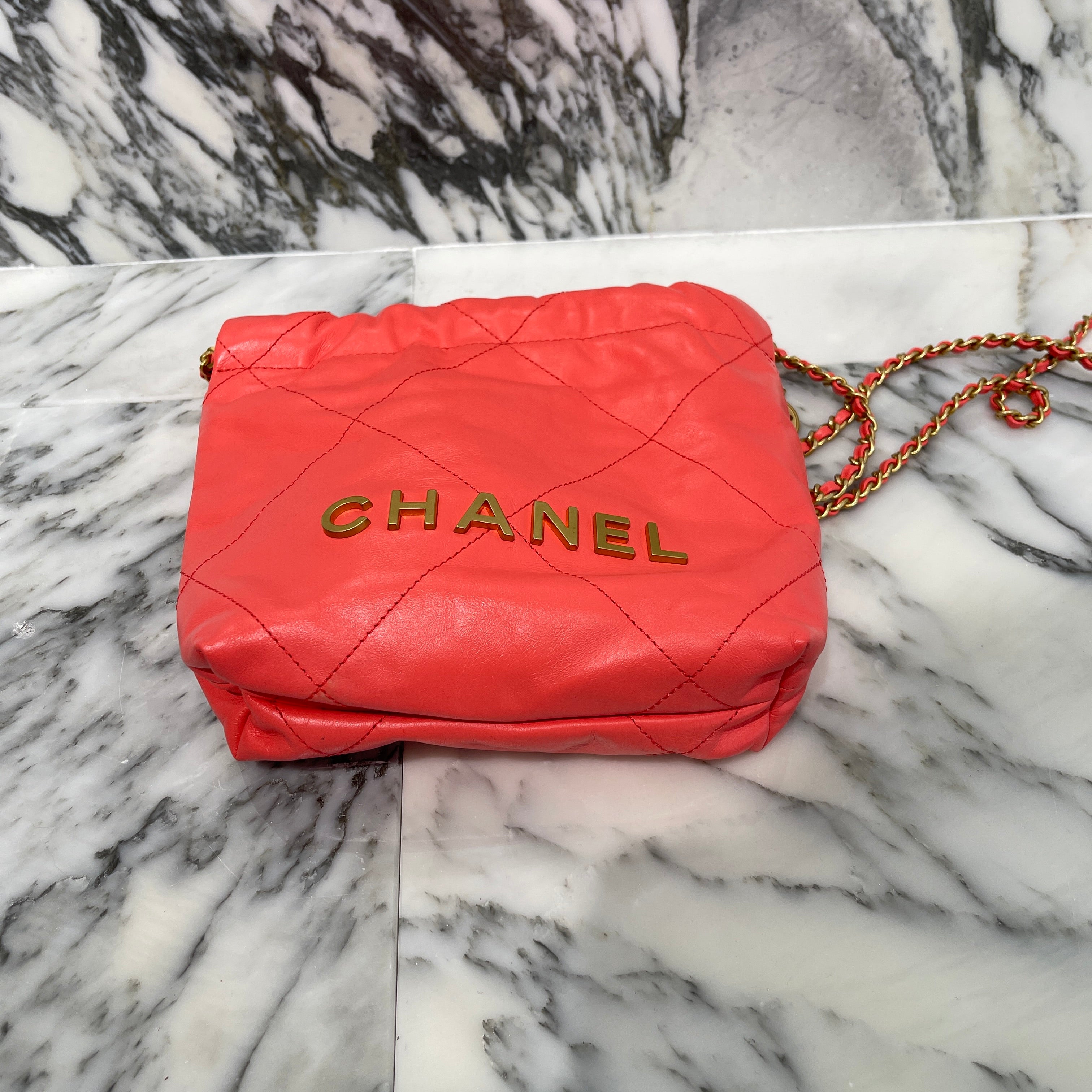 CHANEL 22 Small Shiny Calf Leather Chain Shoulder Bag AS3980 シャネル 22 スモール シャイニーカーフスキン チェーン ショルダーバッグ