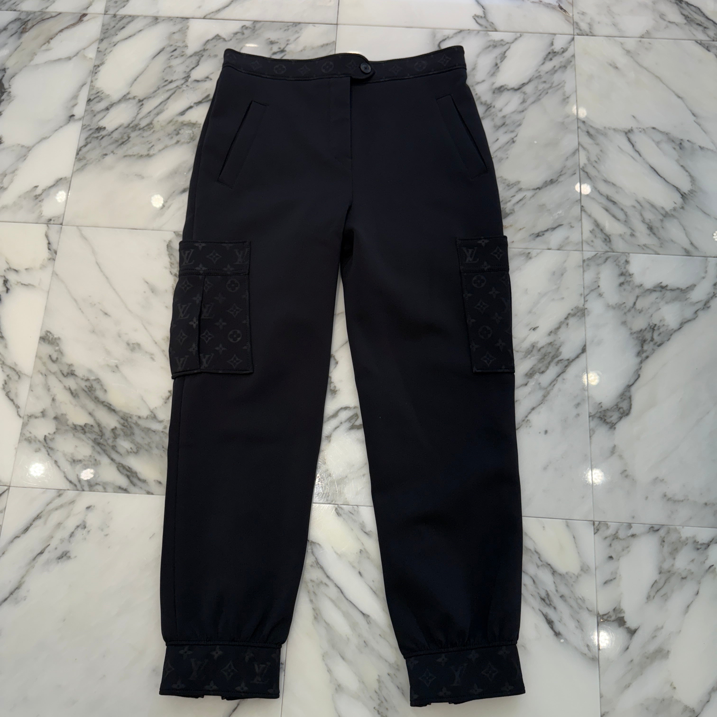 LOUIS VUITTON 2022AW Monogram Embossed Cargo Pants FMPA42 Size 40 ルイヴィトン モノグラムエンボス カーゴパンツ サイズ40