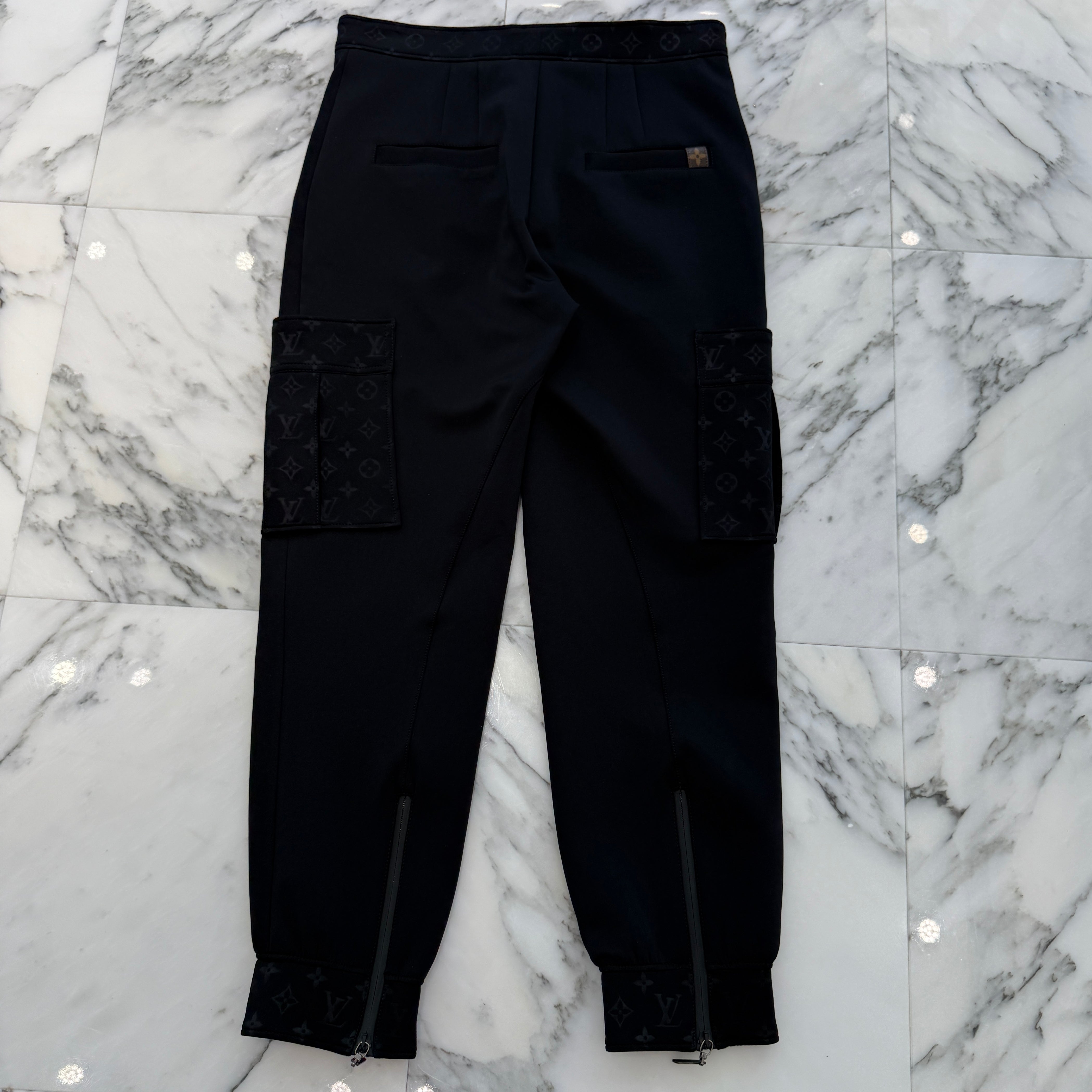 LOUIS VUITTON 2022AW Monogram Embossed Cargo Pants FMPA42 Size 40 ルイヴィトン モノグラムエンボス カーゴパンツ サイズ40