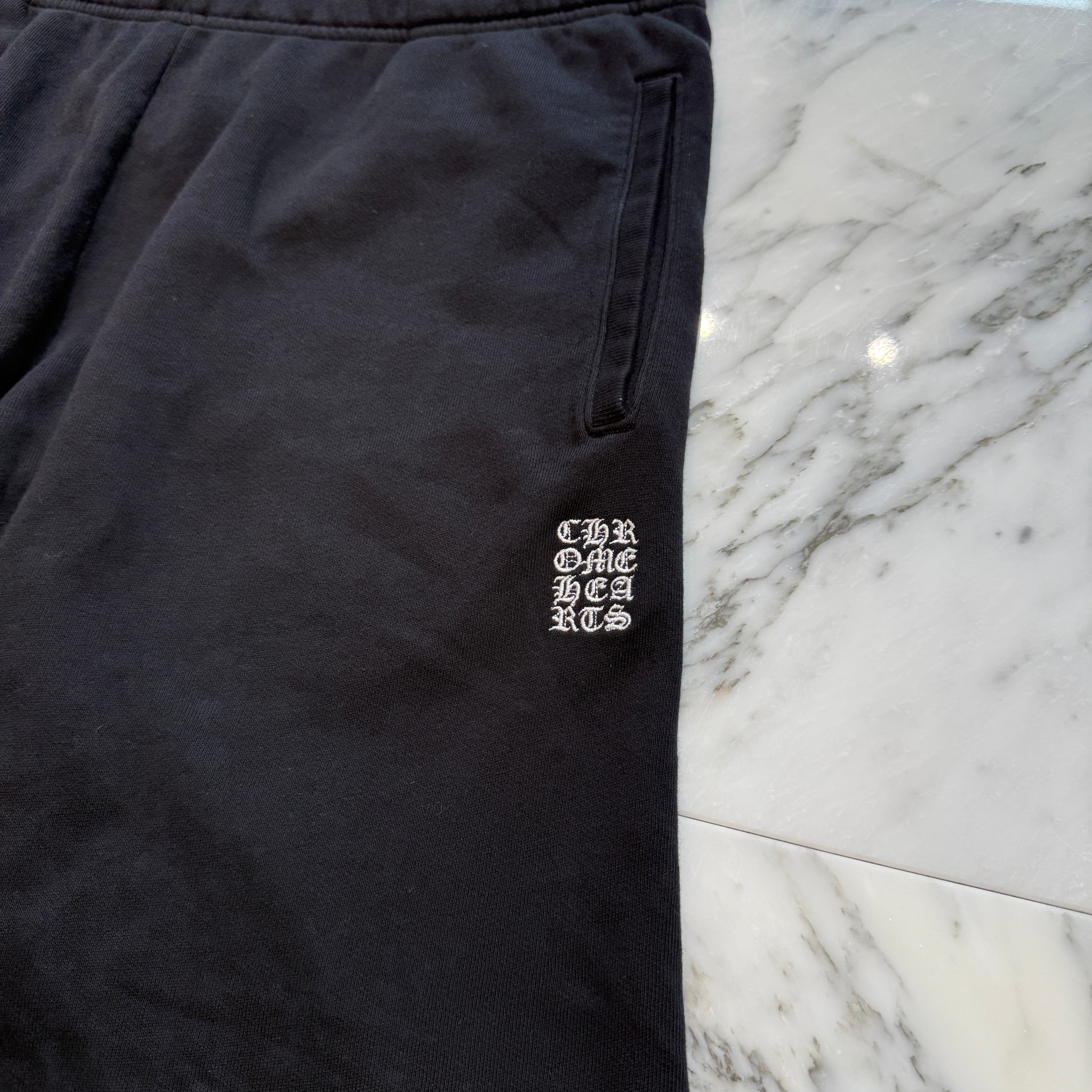 CHROME HEARTS Y NOT Vertical Logo Cross Embroidery Sweat Half Pants Size L クロムハ―ツ ワイノット ヴァーティカルロゴ クロス刺繡 スウェット ハーフパンツ サイズL