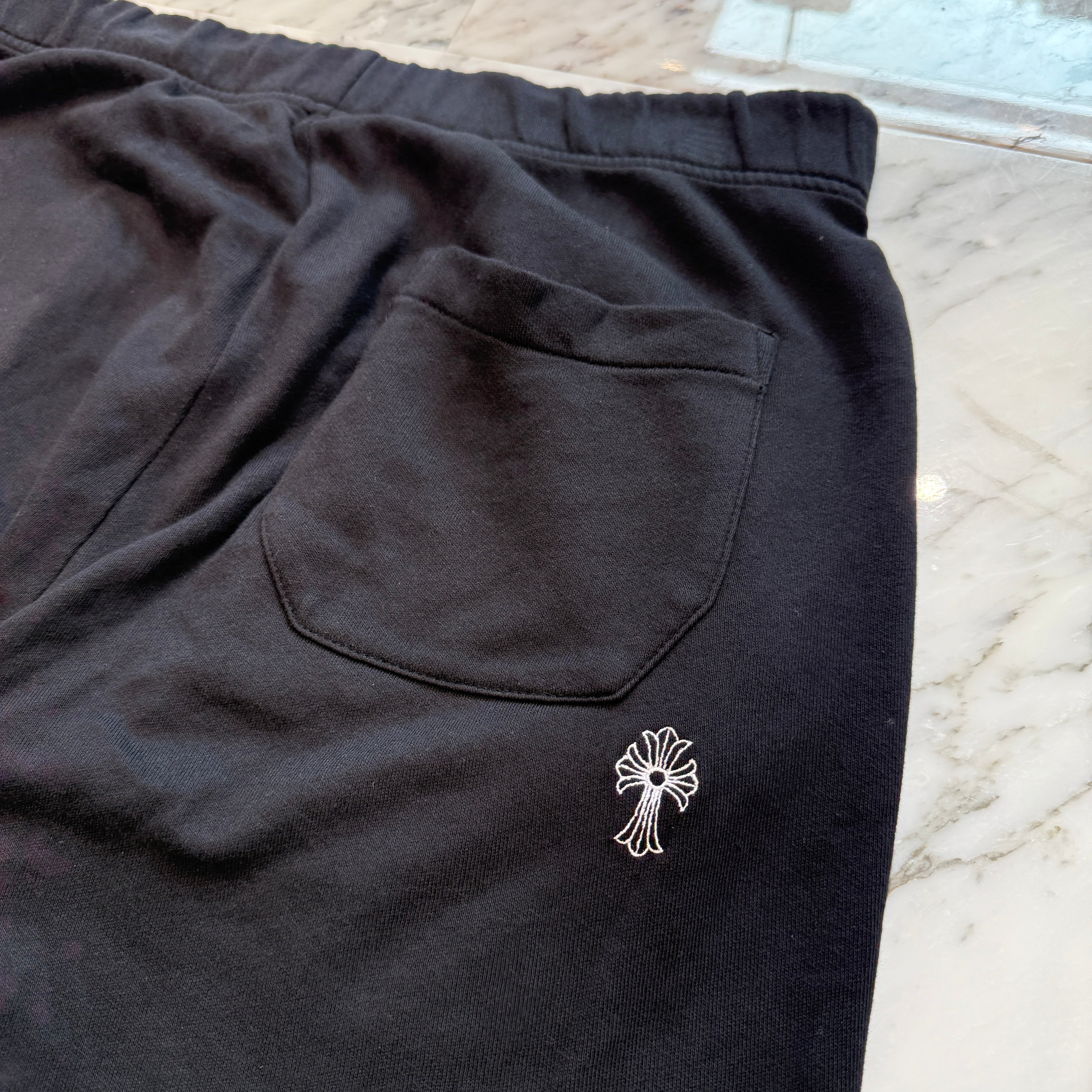 CHROME HEARTS Y NOT Vertical Logo Cross Embroidery Sweat Half Pants Size L クロムハ―ツ ワイノット ヴァーティカルロゴ クロス刺繡 スウェット ハーフパンツ サイズL