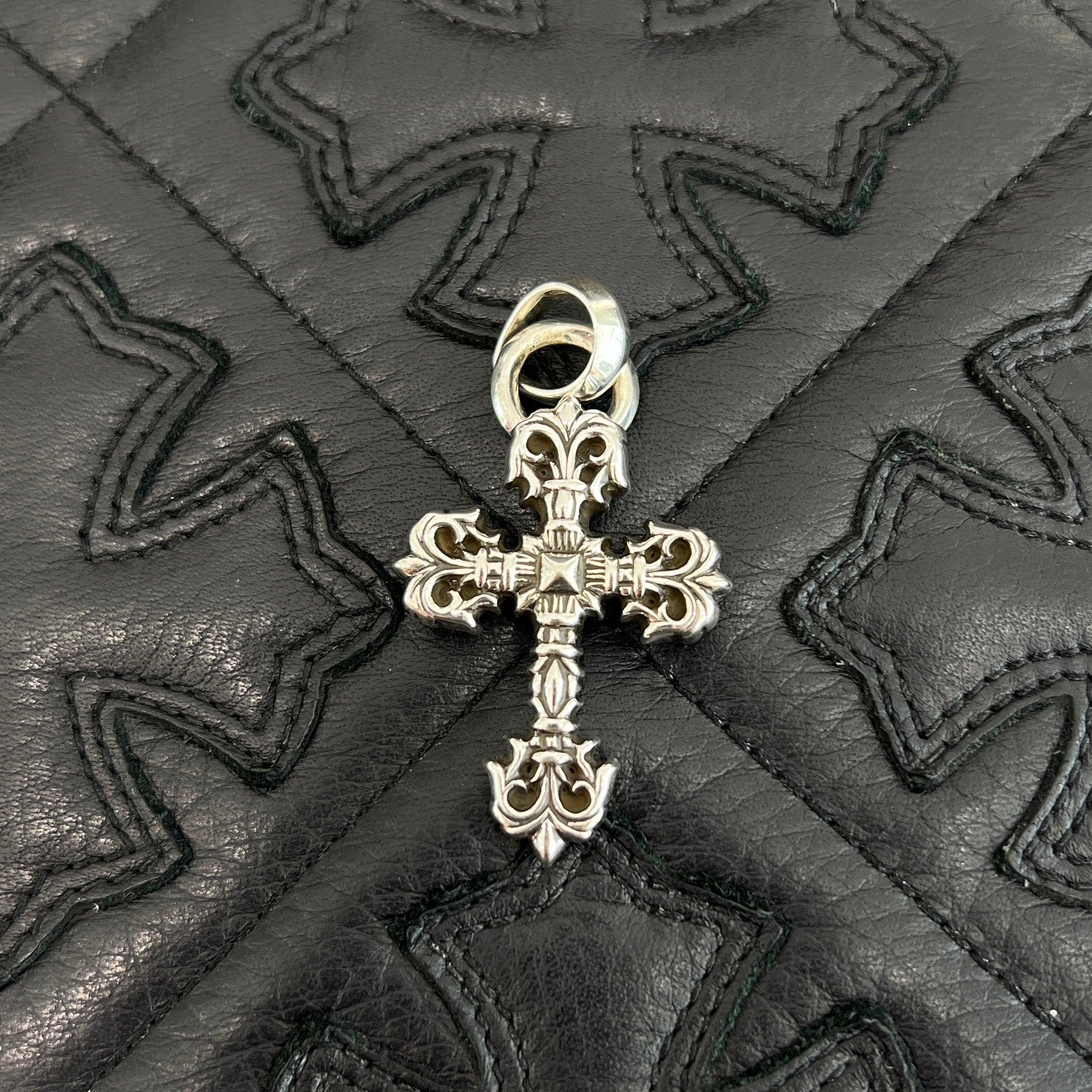 Chrome Hearts フィリグリークロス XS Withベイル 【公式通販】