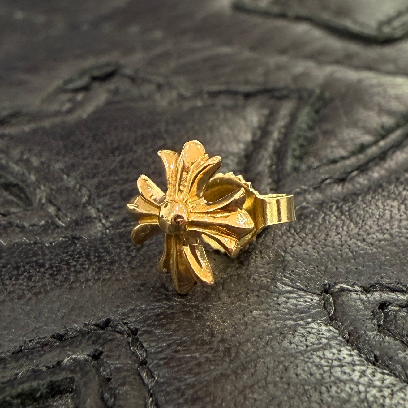 CHROME HEARTS 22K CH Plus Cross Stud Earring クロムハーツ 22K CHプラス クロス スタッズ イヤリング ピアス