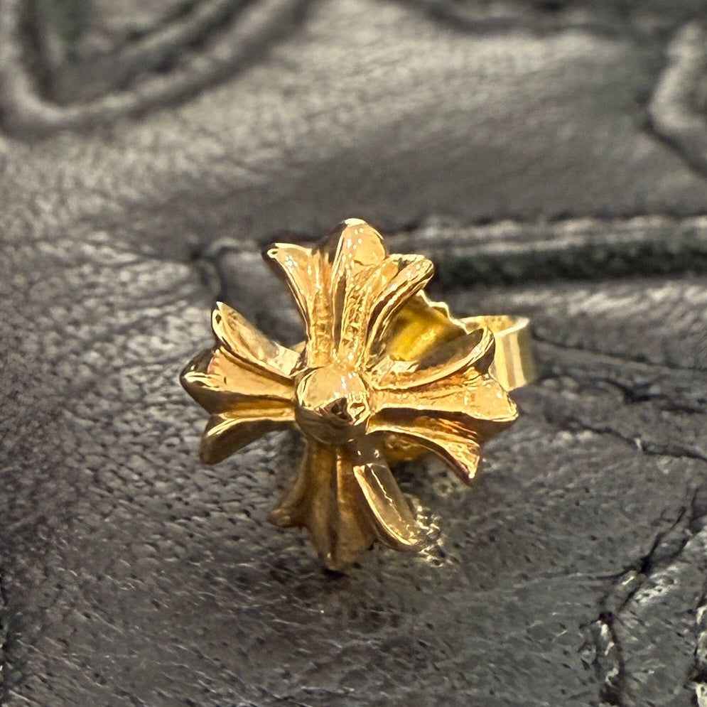 CHROME HEARTS 22K CH Plus Cross Stud Earring クロムハーツ 22K CHプラス クロス スタッズ イヤリング ピアス