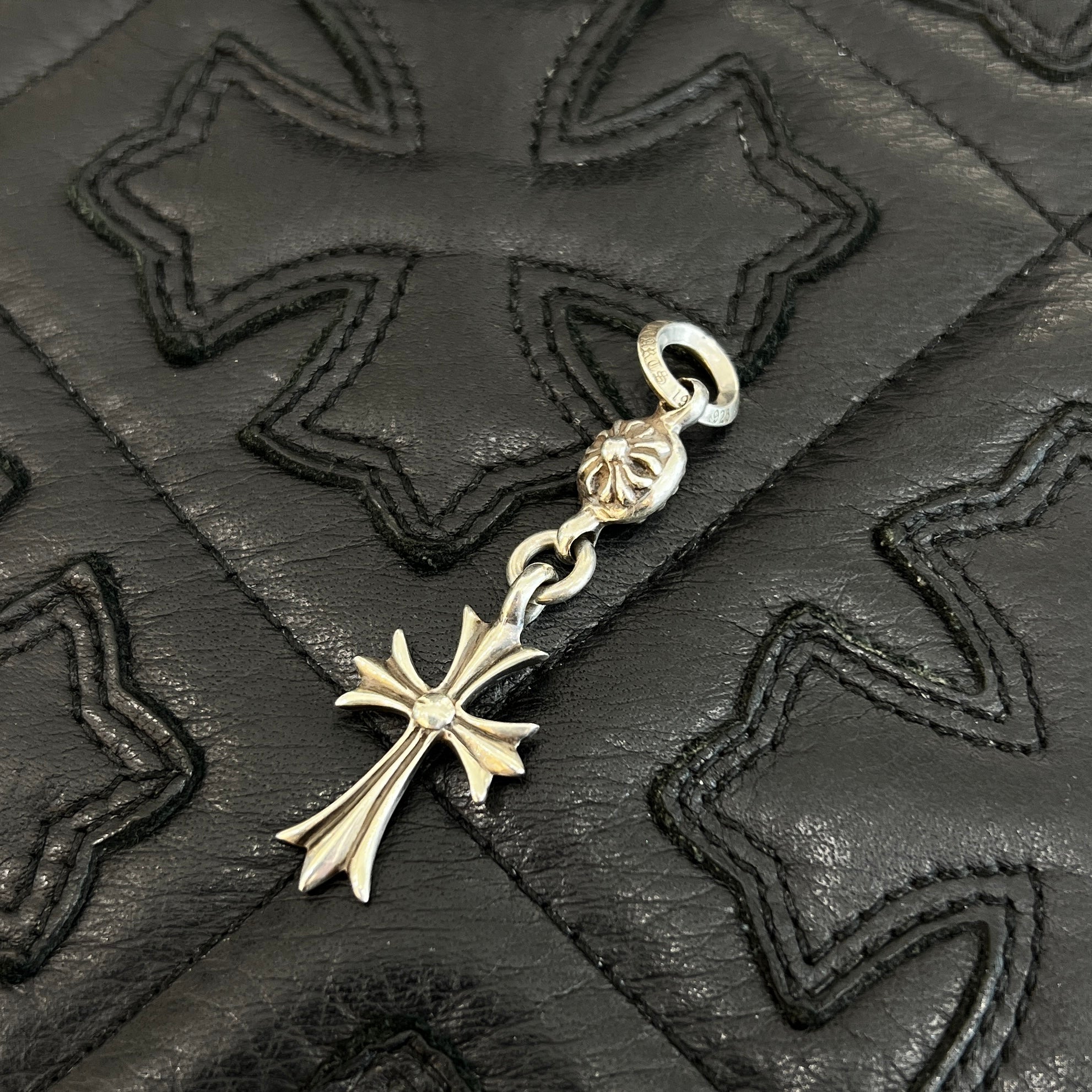 専用CHROME HEARTS 1ボールタイニークロスチャーム クロムハーツ