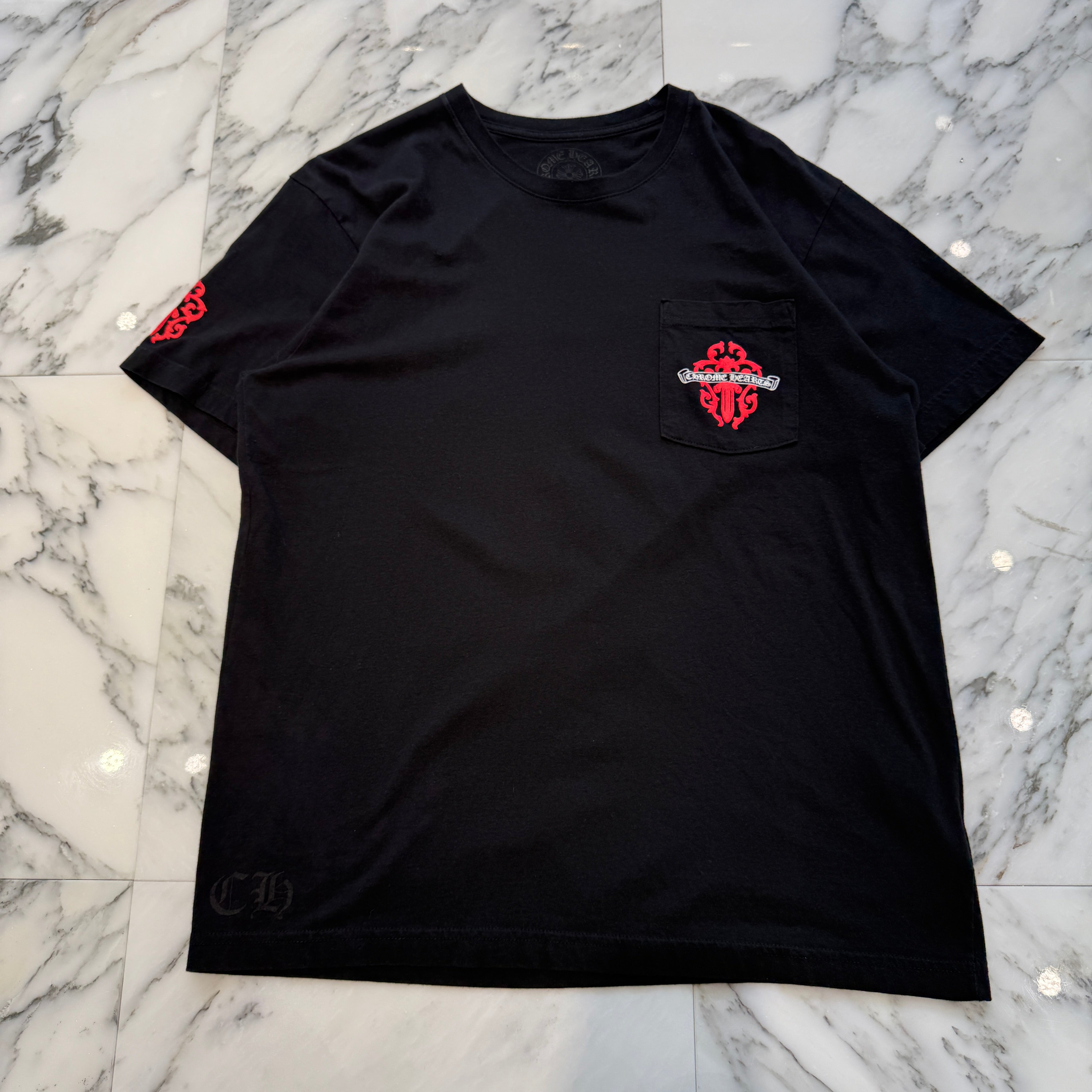 CHROME HEARTS Multi Logo Red Vine Dagger Tee Size L クロムハーツ マルチロゴ総柄 レッド ヴァインダガー Tシャツ サイズL