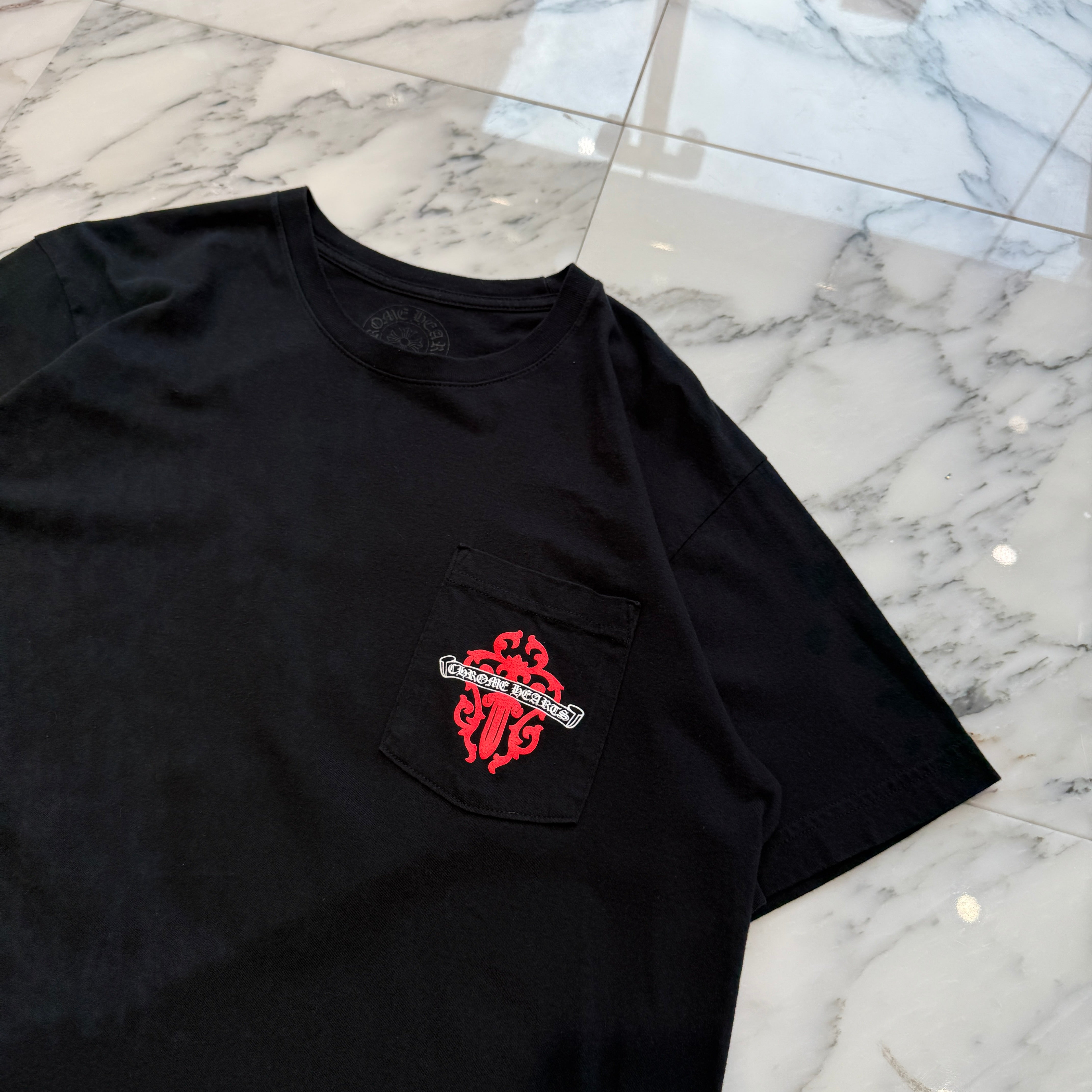 CHROME HEARTS Multi Logo Red Vine Dagger Tee Size L クロムハーツ マルチロゴ総柄 レッド ヴァインダガー Tシャツ サイズL