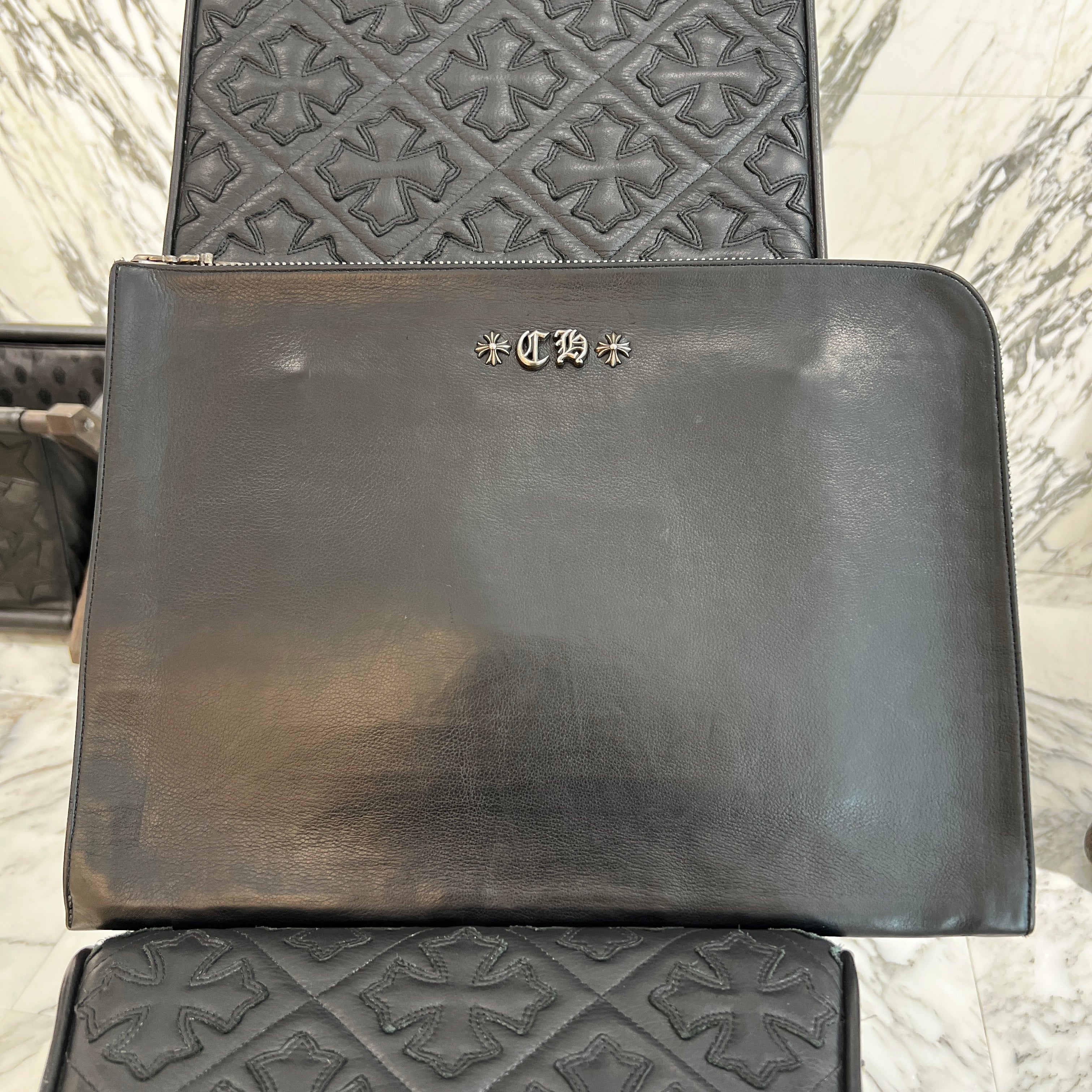 CHROME HEARTS Round Zip CH Plus Logo Leather Crutch Bag クロムハーツ ラウンドジップ CHプラス ロゴ レザー クラッチバッグ