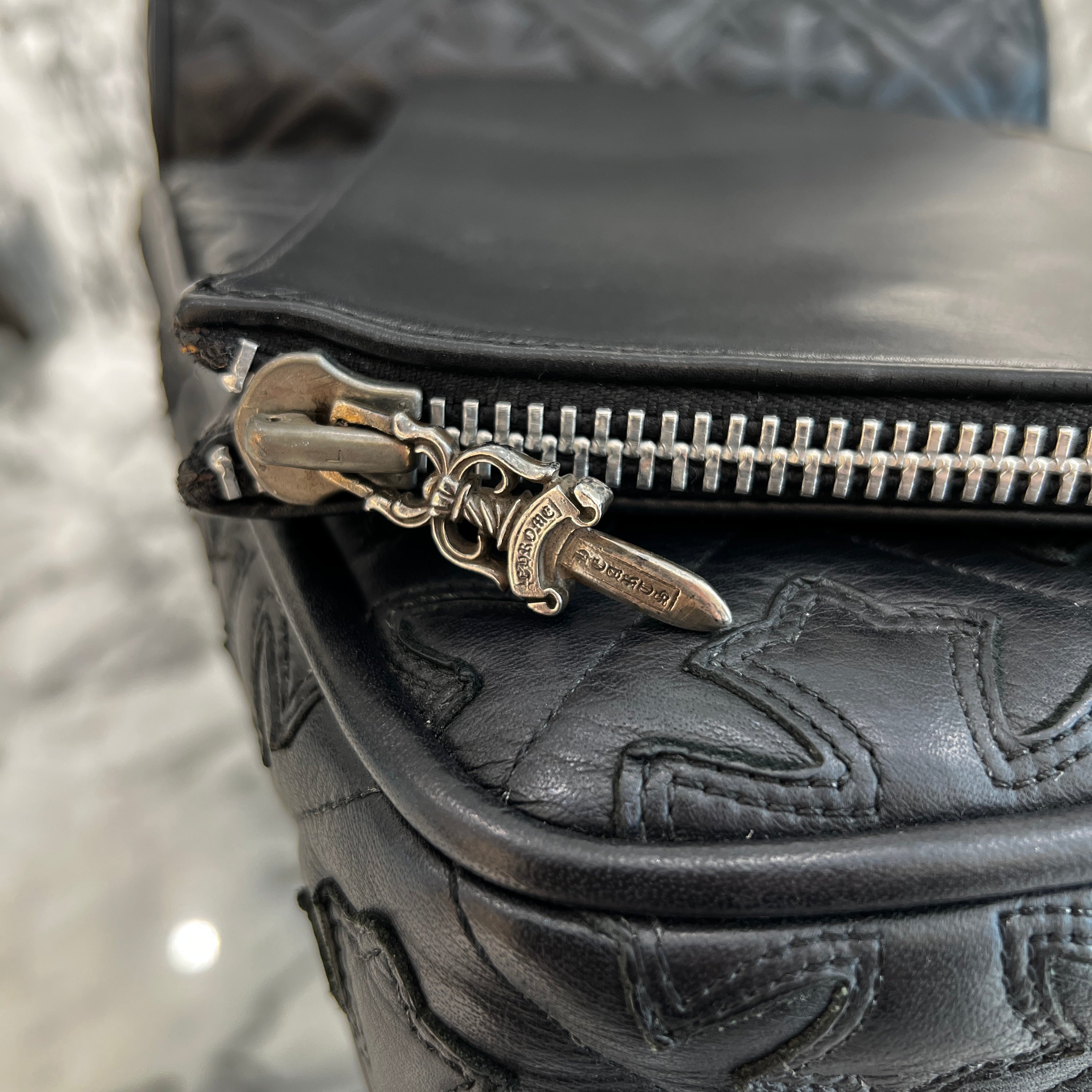 CHROME HEARTS Round Zip CH Plus Logo Leather Crutch Bag クロムハーツ ラウンドジップ CHプラス ロゴ レザー クラッチバッグ