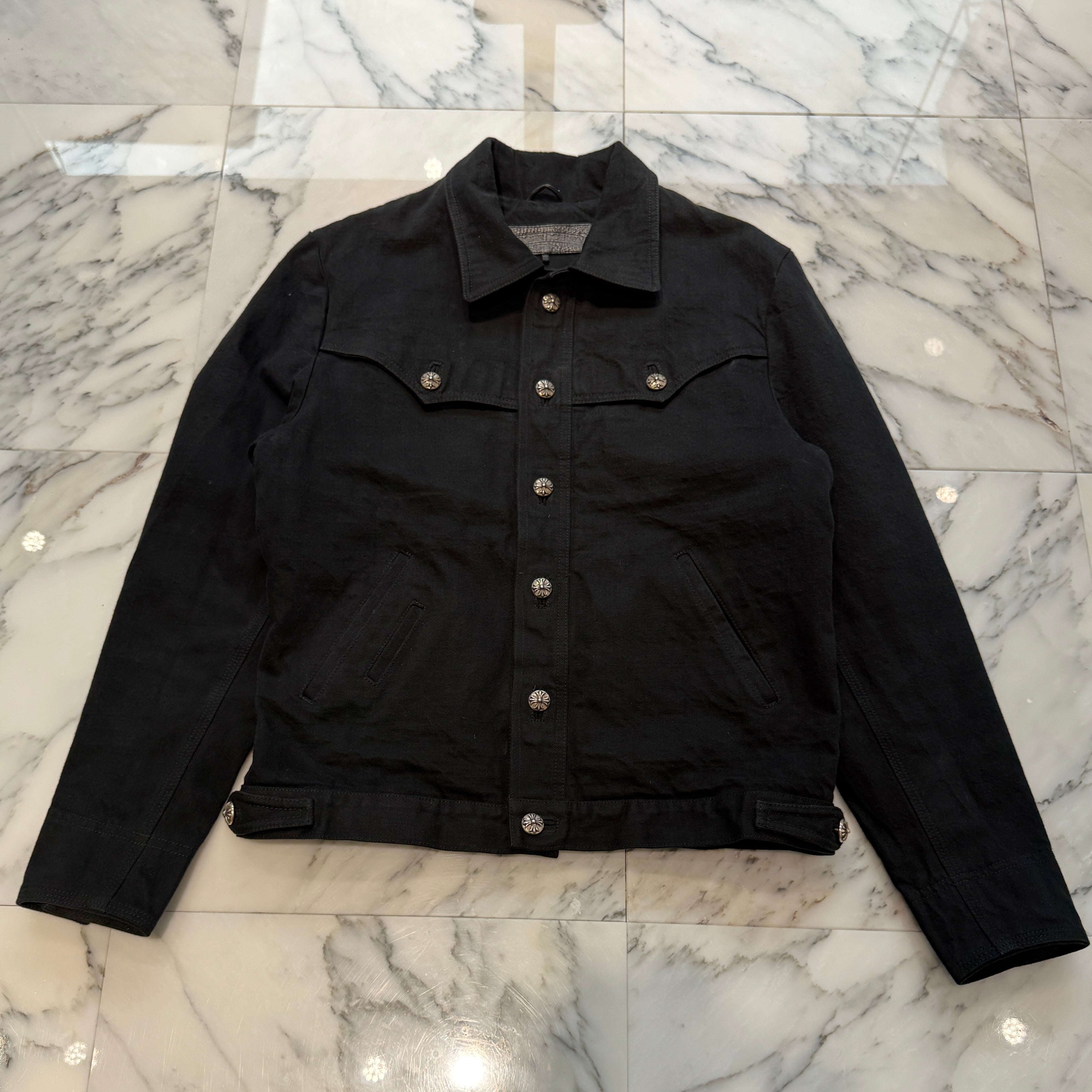 CHROME HEARTS Floral Cross Leather Patch Flare Knee Sleeve Denim Jacket Size M クロムハーツ フローラルクロス レザーパッチ フレアニー スリーブ デニムジャケット サイズM