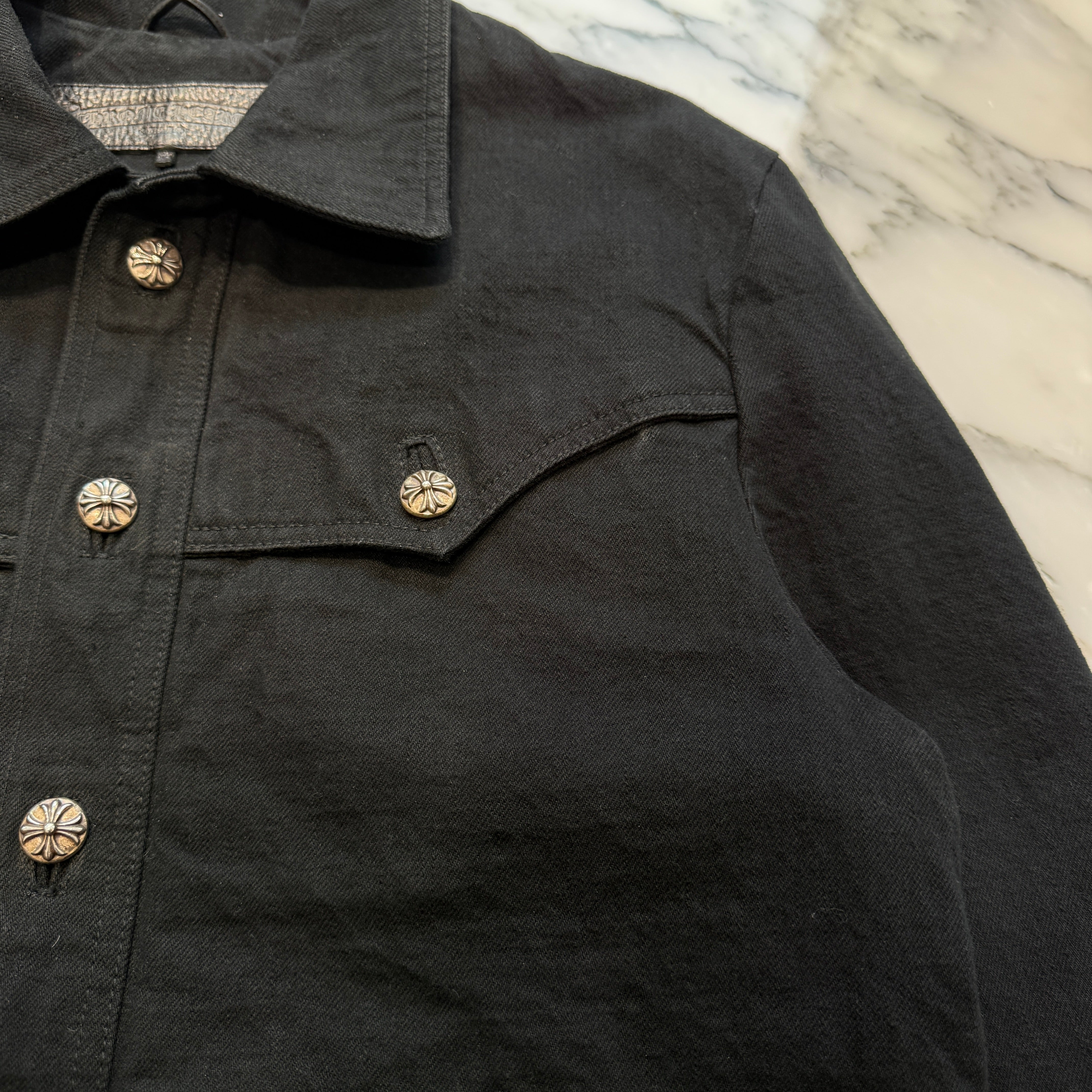 CHROME HEARTS Floral Cross Leather Patch Flare Knee Sleeve Denim Jacket Size M クロムハーツ フローラルクロス レザーパッチ フレアニー スリーブ デニムジャケット サイズM