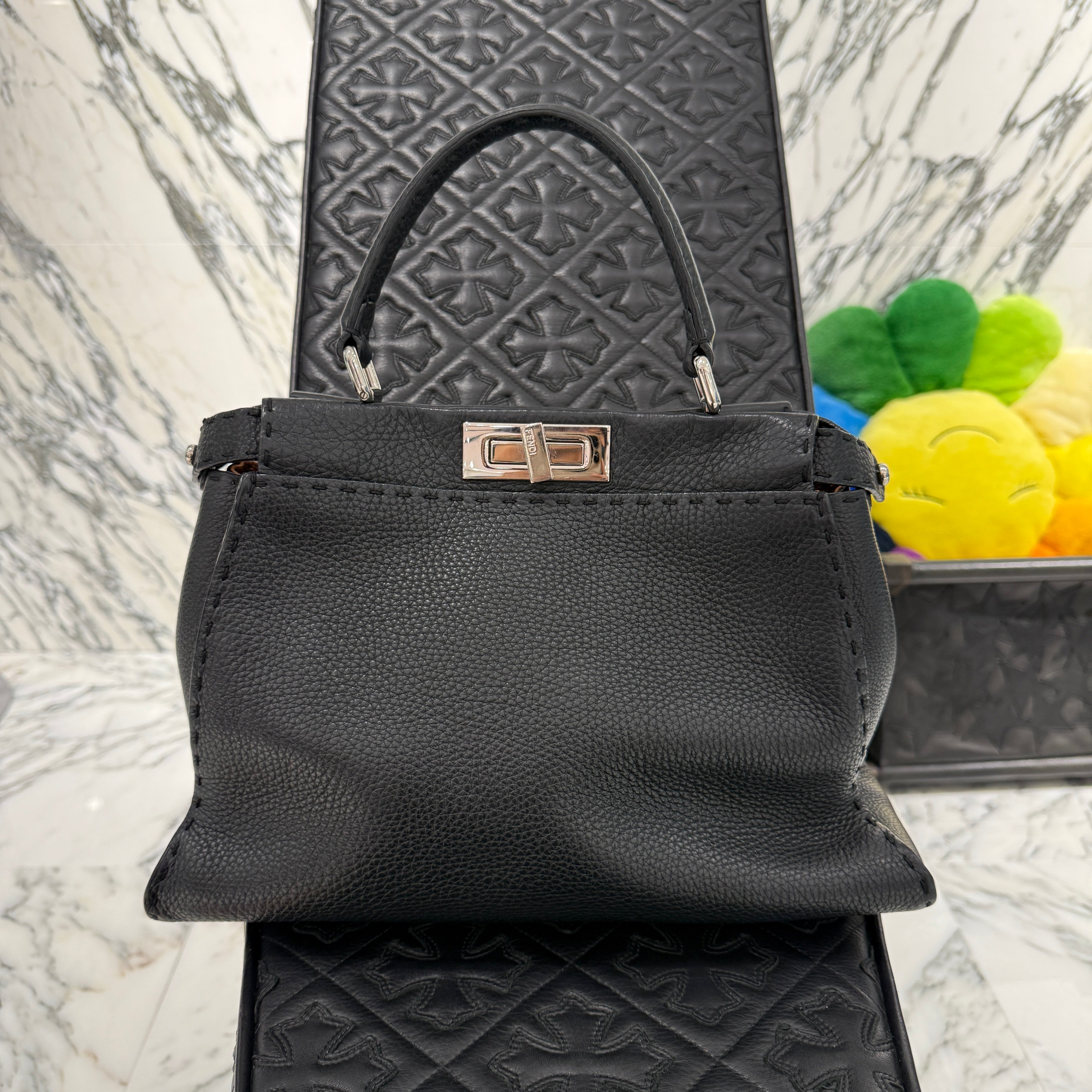 FENDI Peekaboo Medium Leather Hand Bag フェンディ ピーカブー ミディアム レザーハンドバッグ