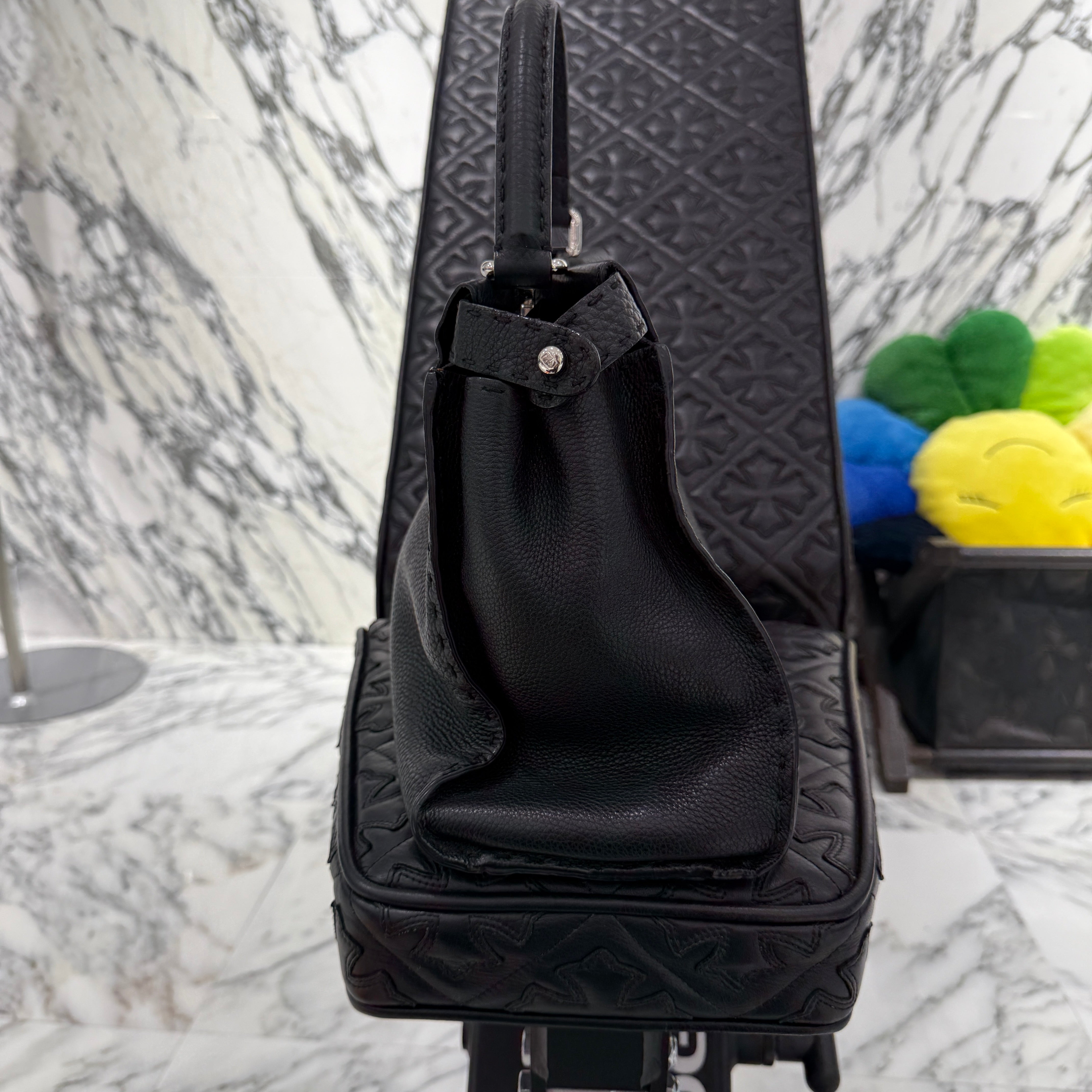 FENDI Peekaboo Medium Leather Hand Bag フェンディ ピーカブー ミディアム レザーハンドバッグ