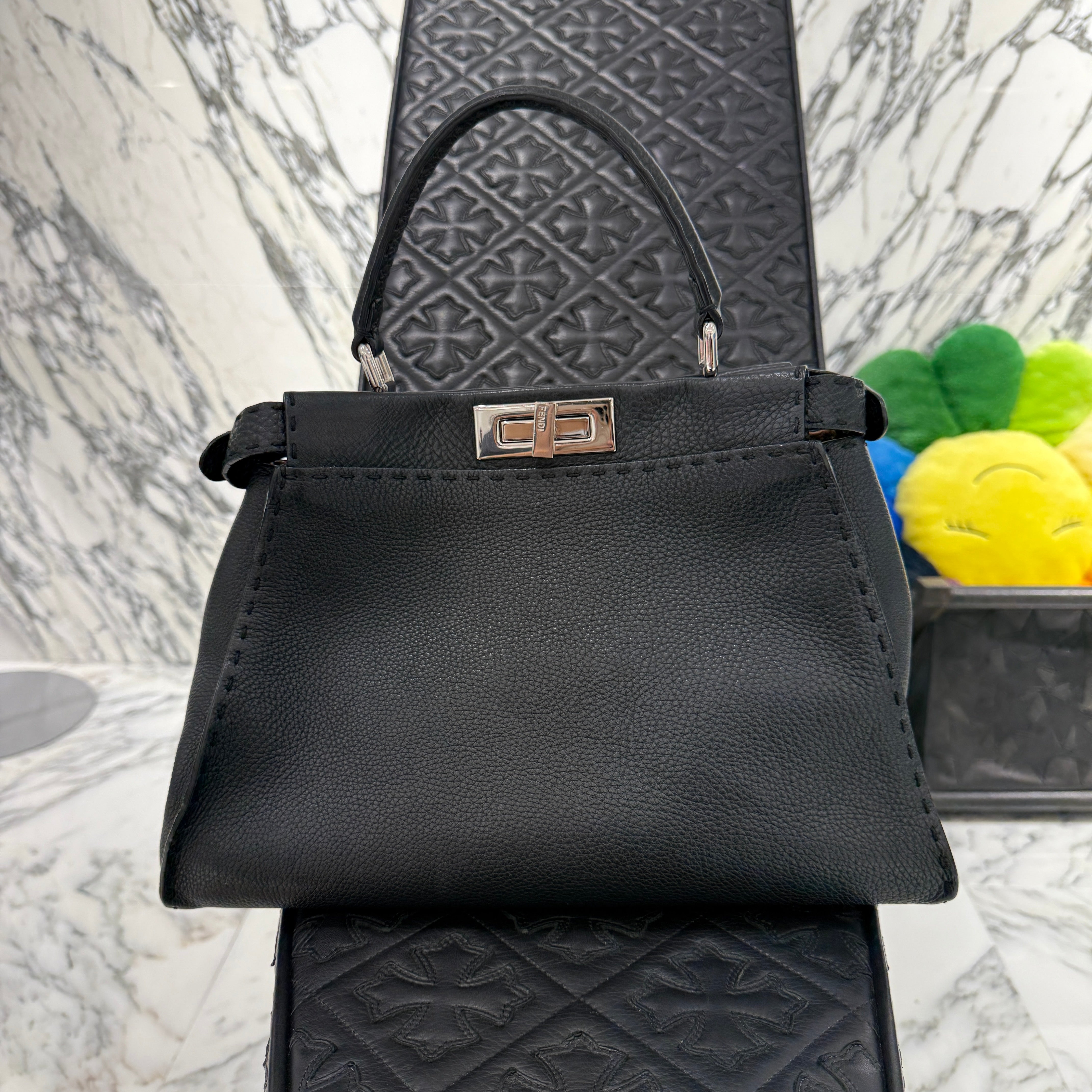FENDI Peekaboo Medium Leather Hand Bag フェンディ ピーカブー ミディアム レザーハンドバッグ