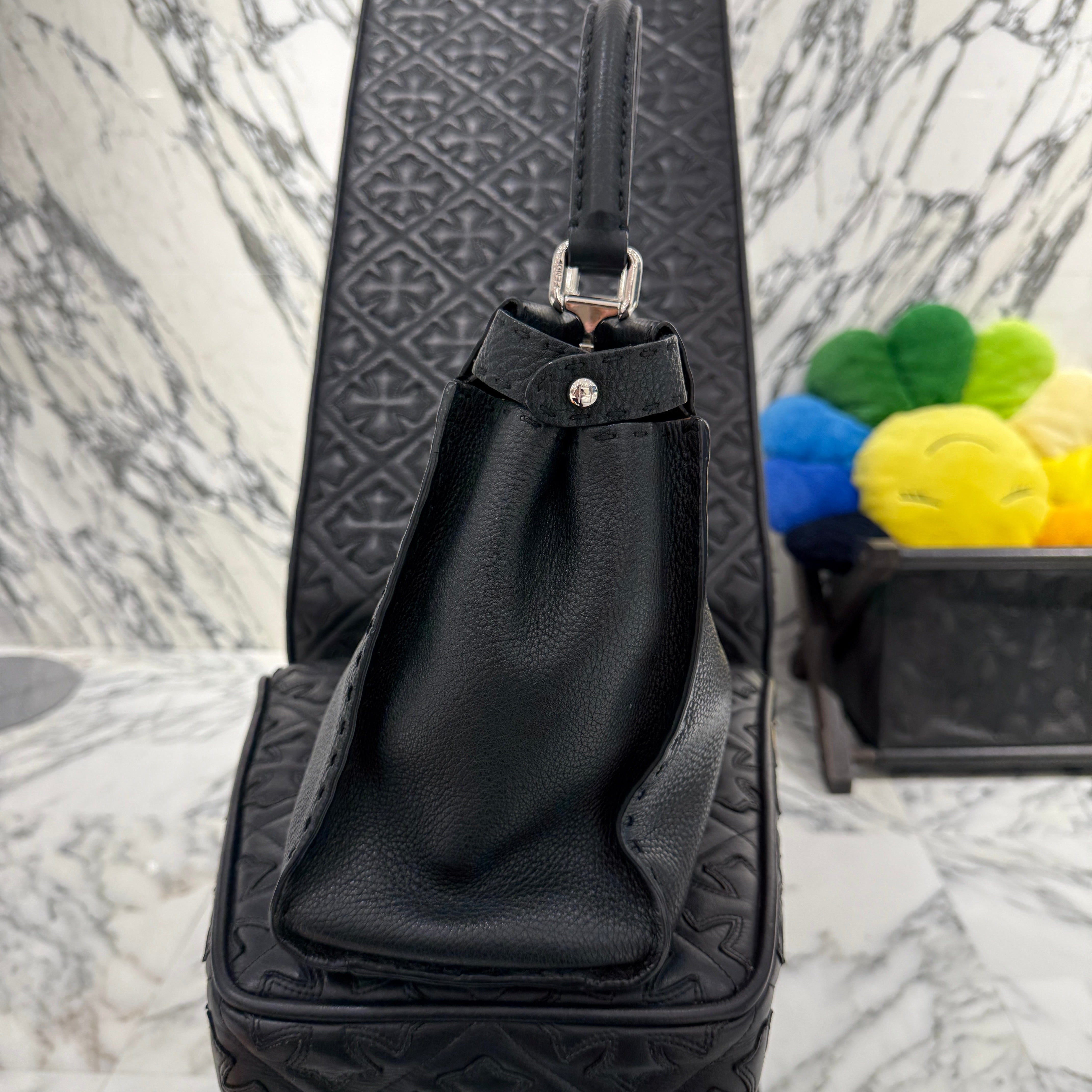 FENDI Peekaboo Medium Leather Hand Bag フェンディ ピーカブー ミディアム レザーハンドバッグ