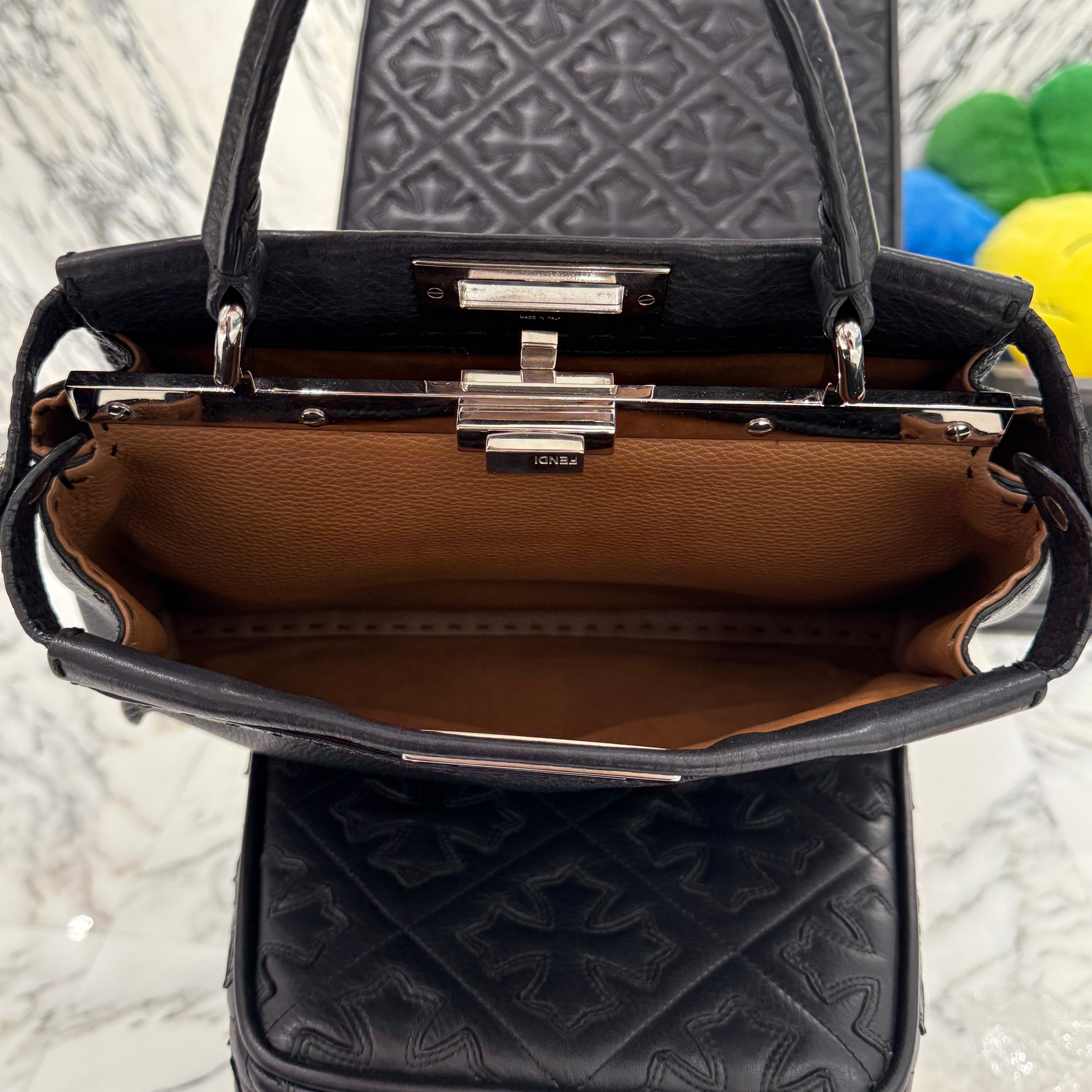 FENDI Peekaboo Medium Leather Hand Bag フェンディ ピーカブー ミディアム レザーハンドバッグ