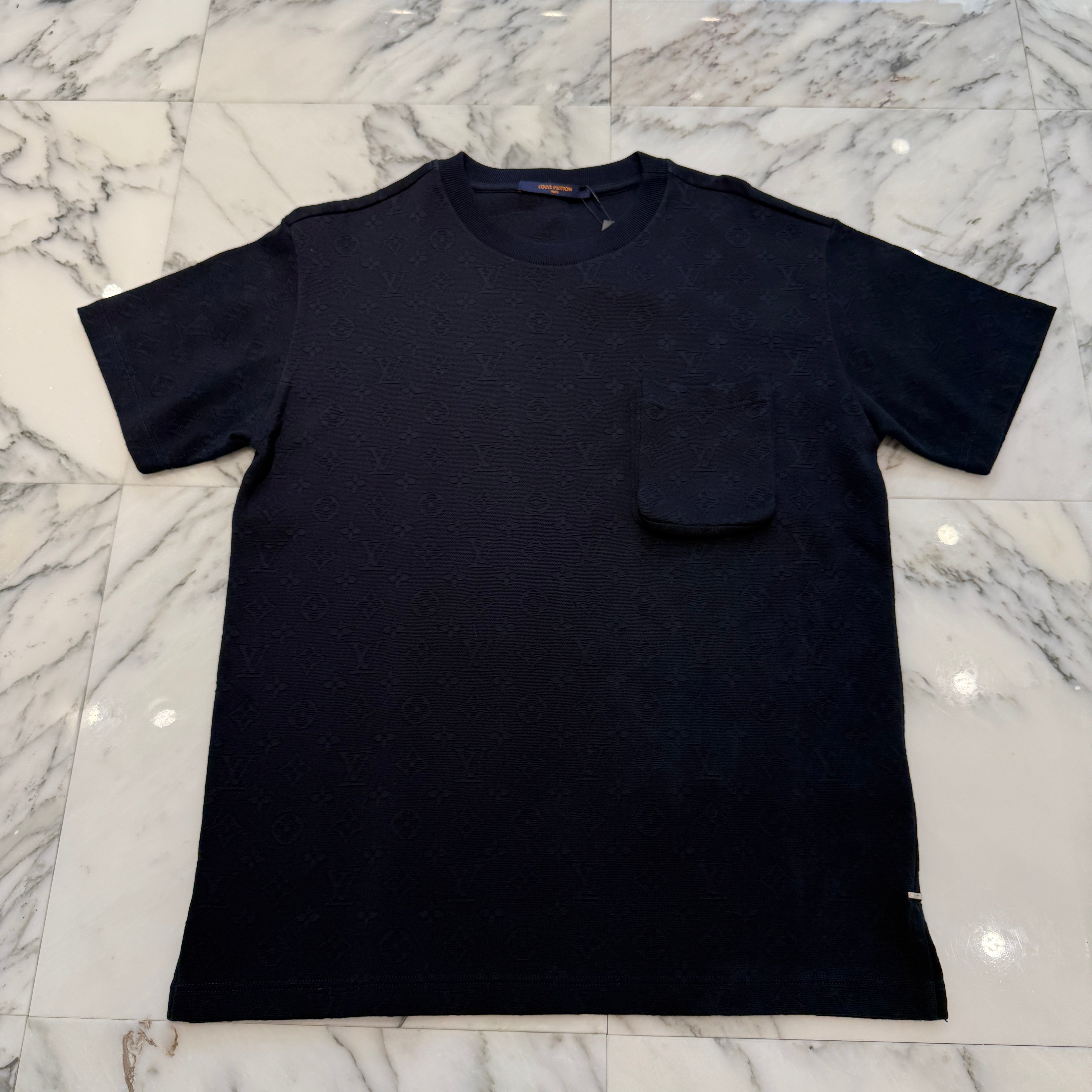 LOUIS VUITTON 2022AW Signature 3D Pocket Monogram Cotton Tee HIY49W Size S ルイヴィトン シグネチャー 3Dポケット モノグラム コットンTシャツ サイズS