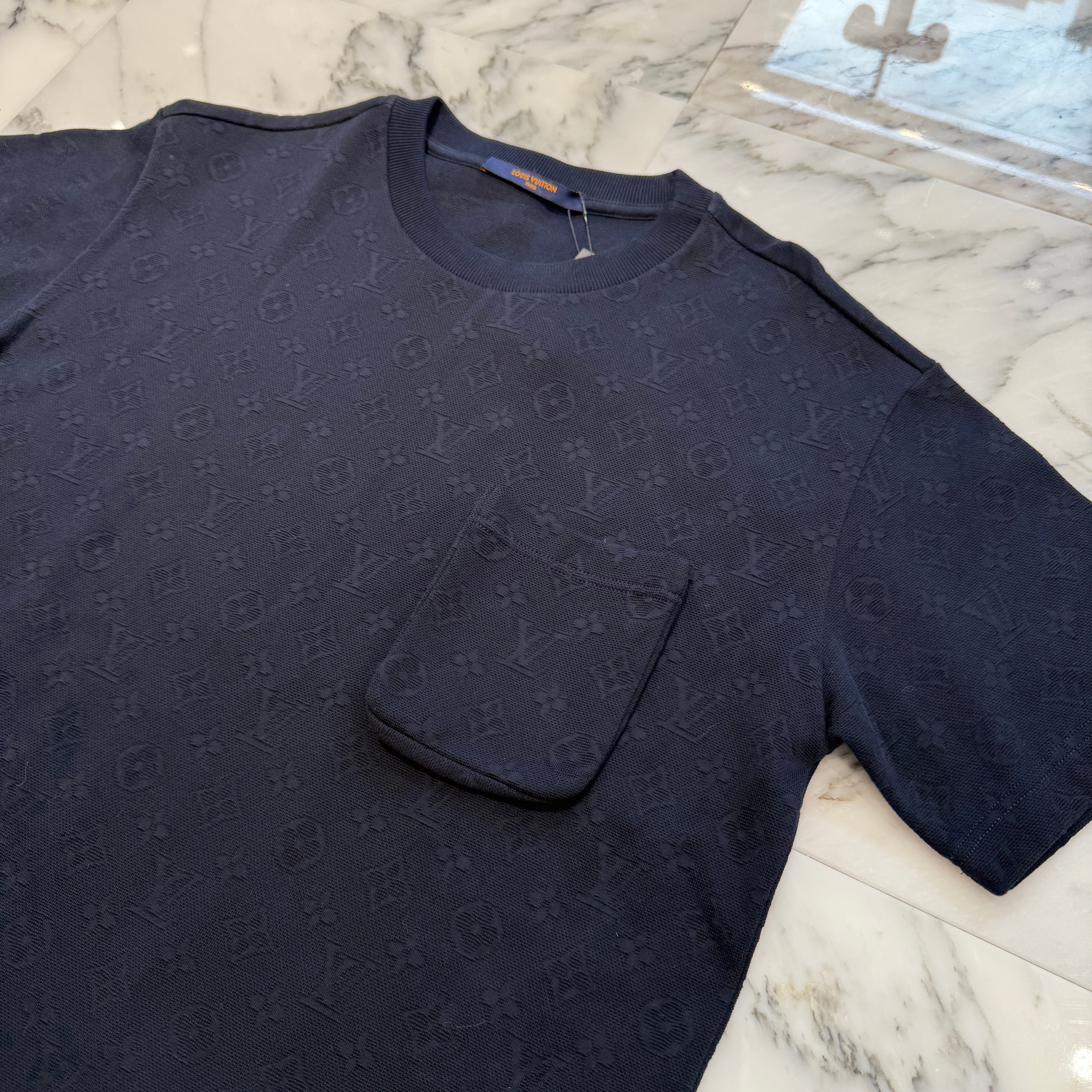 LOUIS VUITTON 2022AW Signature 3D Pocket Monogram Cotton Tee HIY49W Size S ルイヴィトン シグネチャー 3Dポケット モノグラム コットンTシャツ サイズS