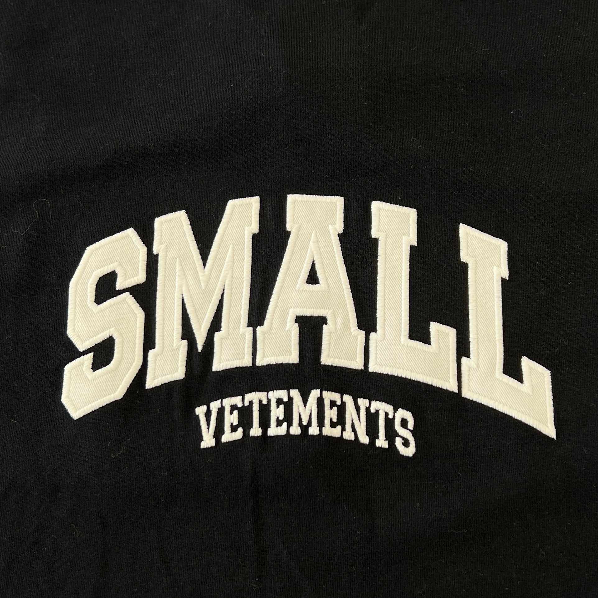 VETEMENTS 2023SS Small Logo Tee UE63TR800B Size OS ヴェトモン スモールロゴＴシャツ サイズOS
