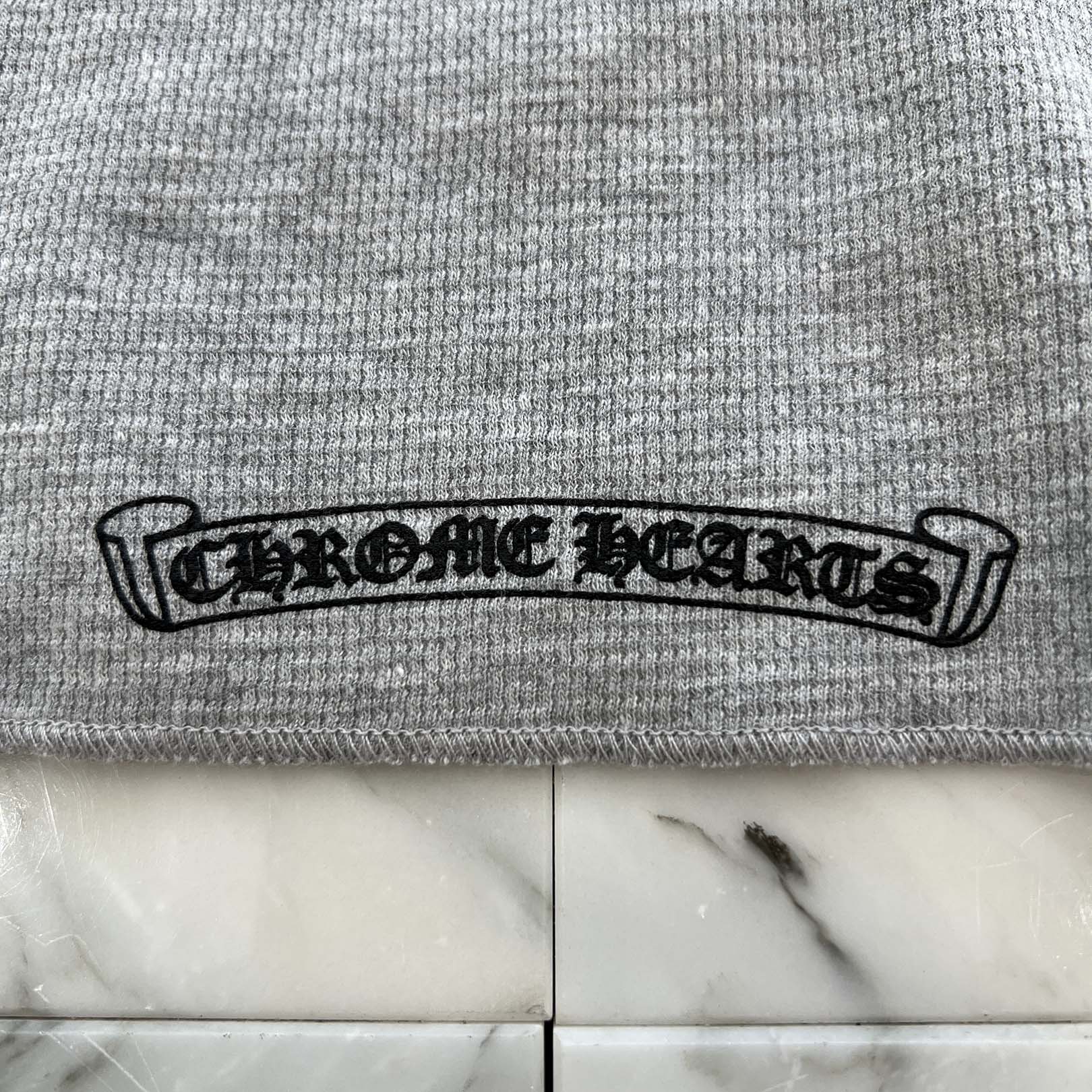 CHROME HEARTS 2025SS Scroll Label Arm Logo Print Thermal Long Sleeve Tee Size XXL クロムハーツ スクロールラベル アームロゴプリント サーマル ロングスリーブ Tシャツ サイズXXL