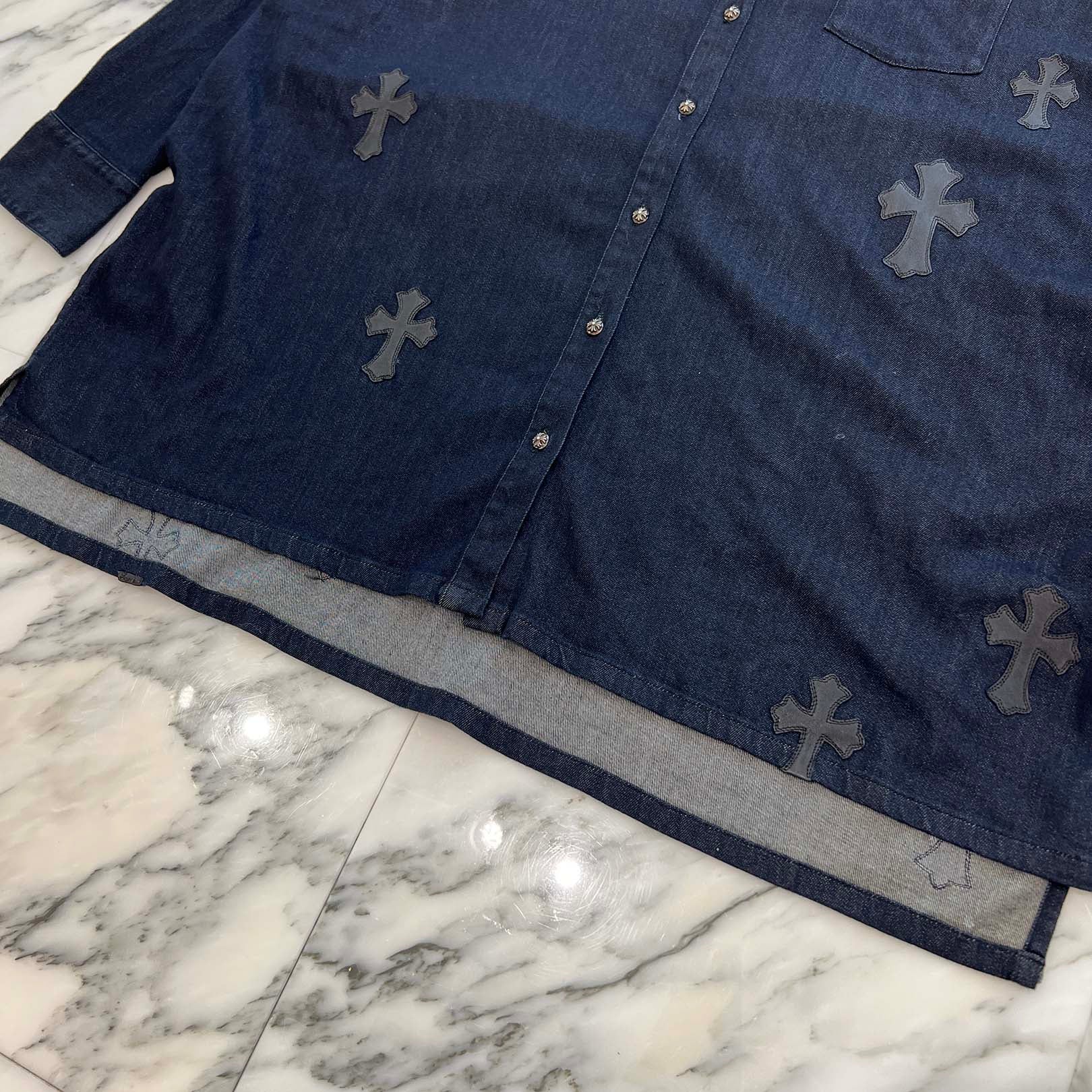 CHROME HEARTS Y NOT Mahal Kita Cemetery Cross Leather Patch Denim Shirt Size S クロムハーツ ワイノット マハルキタ セメタリークロスレザーパッチ デニムシャツ サイズS