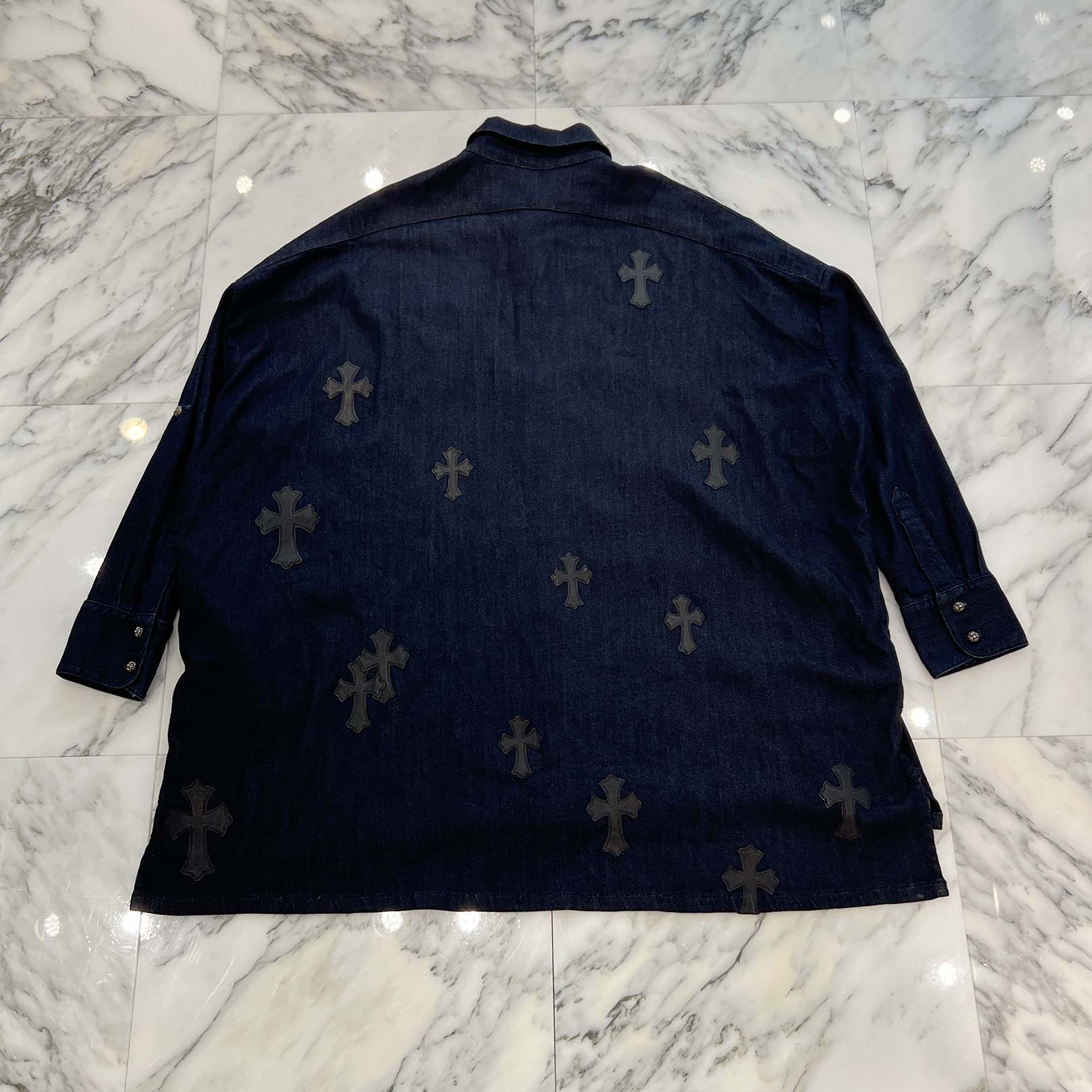 CHROME HEARTS Y NOT Mahal Kita Cemetery Cross Leather Patch Denim Shirt Size S クロムハーツ ワイノット マハルキタ セメタリークロスレザーパッチ デニムシャツ サイズS