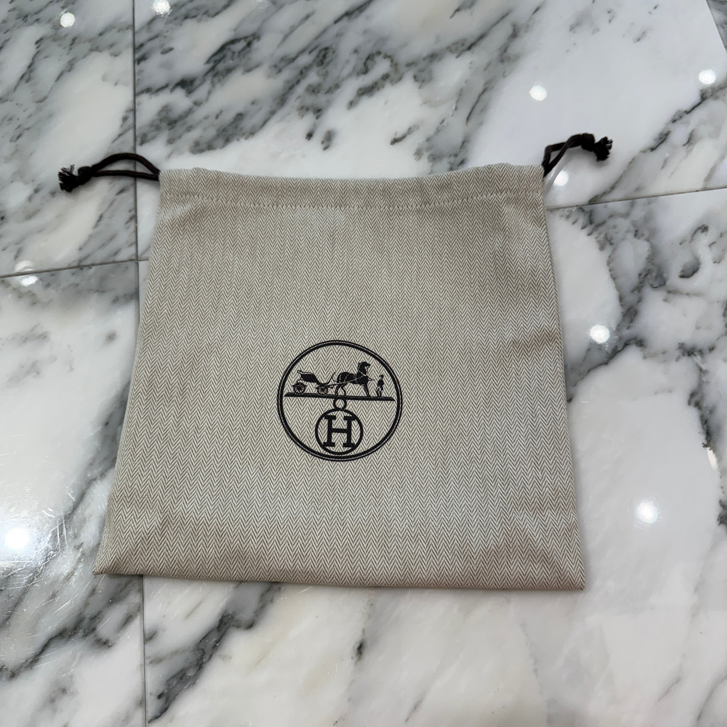 HERMES Evelyn Amazon TPM "NOIR" K刻印 エルメス エブリン アマゾン TPM "ノワール" レザーショルダーバッグ K刻印