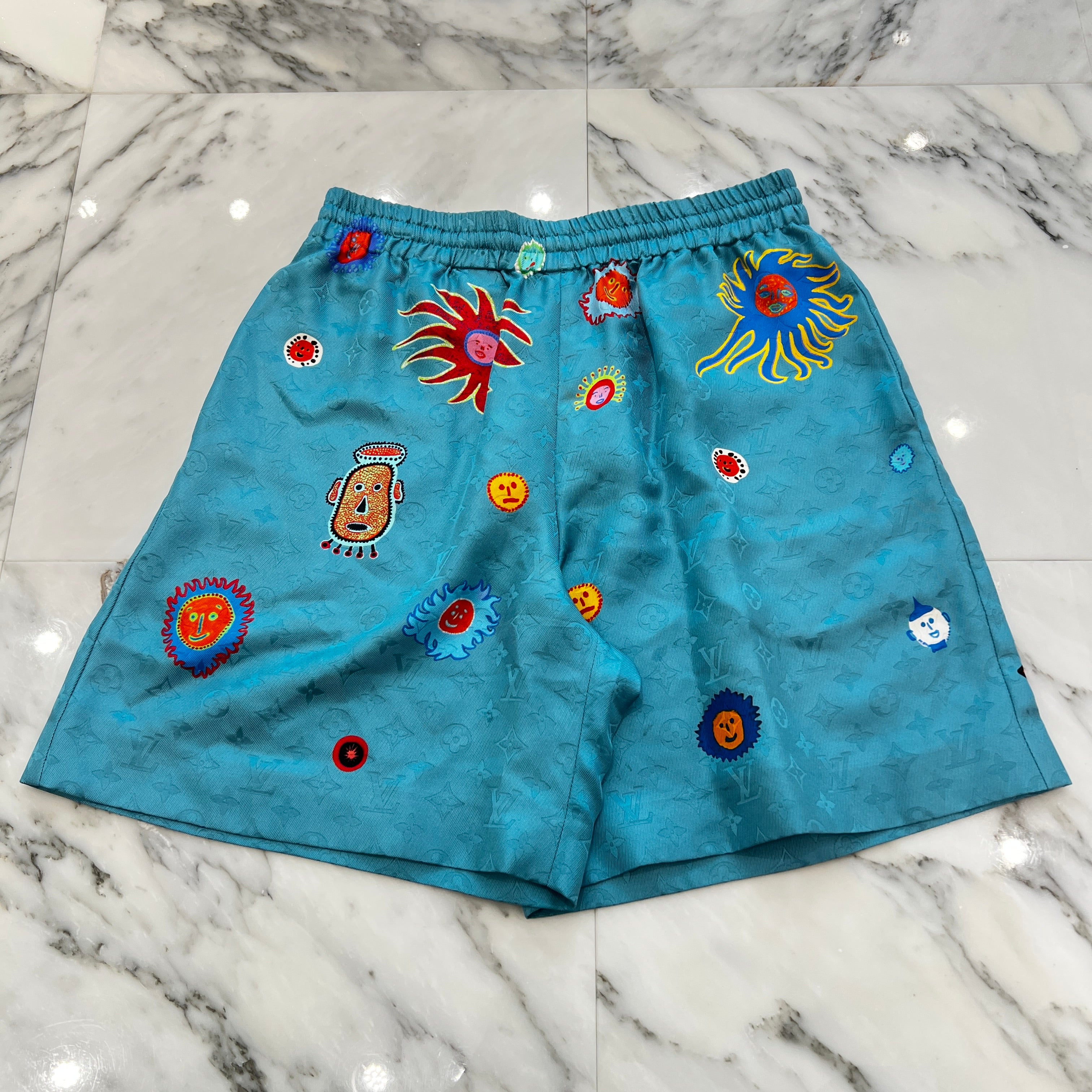LOUIS VUITTON × 草間彌生コラボのショートパンツ。 LOUIS VUITTON × YAYOI KUSAMA Monogram Face Silk Shorts Size M ルイ