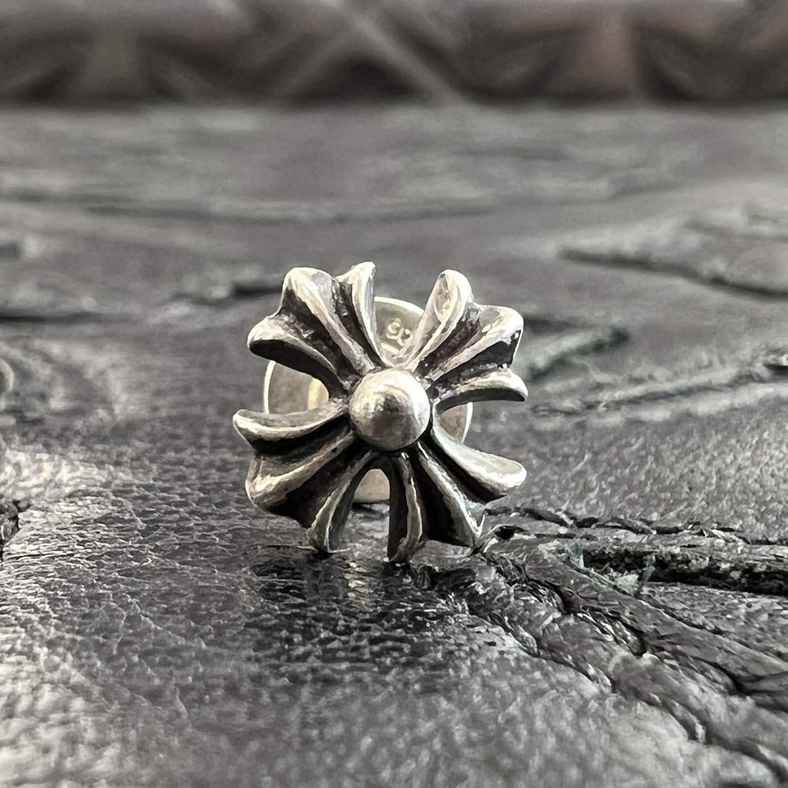 CHROME HEARTS CH Plus Cross Stud Earring クロムハーツ CHプラス クロス スタッズ イヤリング ピアス