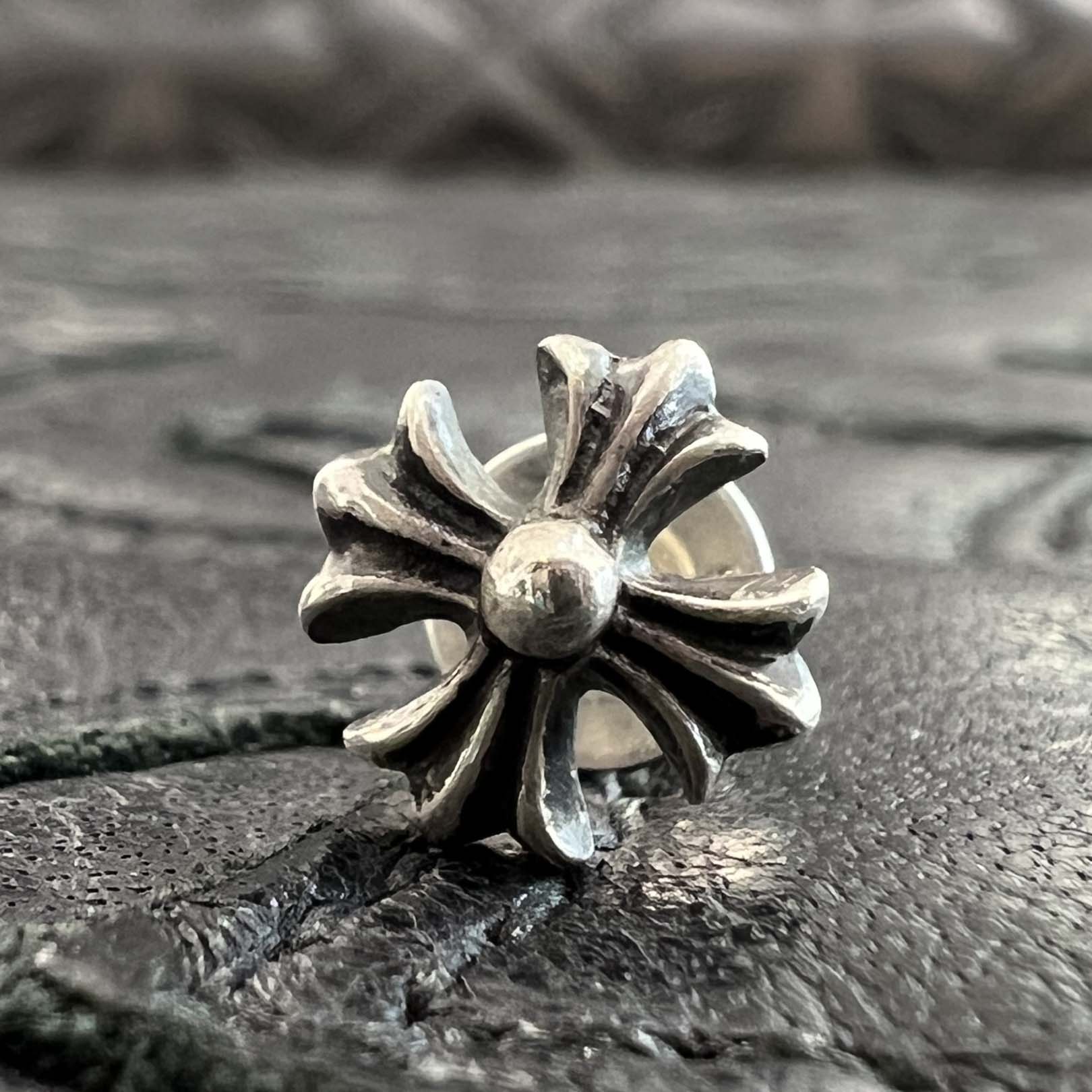 CHROME HEARTS CH Plus Cross Stud Earring クロムハーツ CHプラス クロス スタッズ イヤリング ピアス