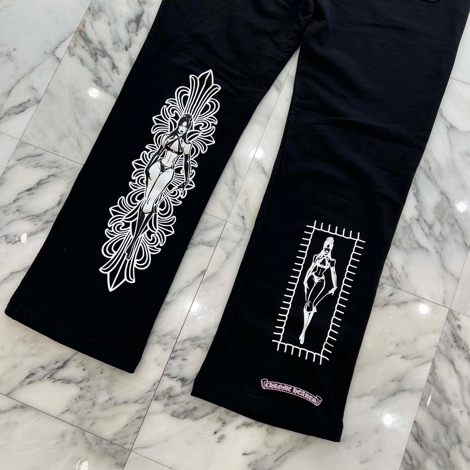 CHROME HEARTS × DEADLLY DOLL 2025AW Vine Dagger Floral Cross Sweat Long Pants Size M クロムハーツ×デッドリードール ヴァインダガー フローラルクロス スウェットロングパンツ サイズM