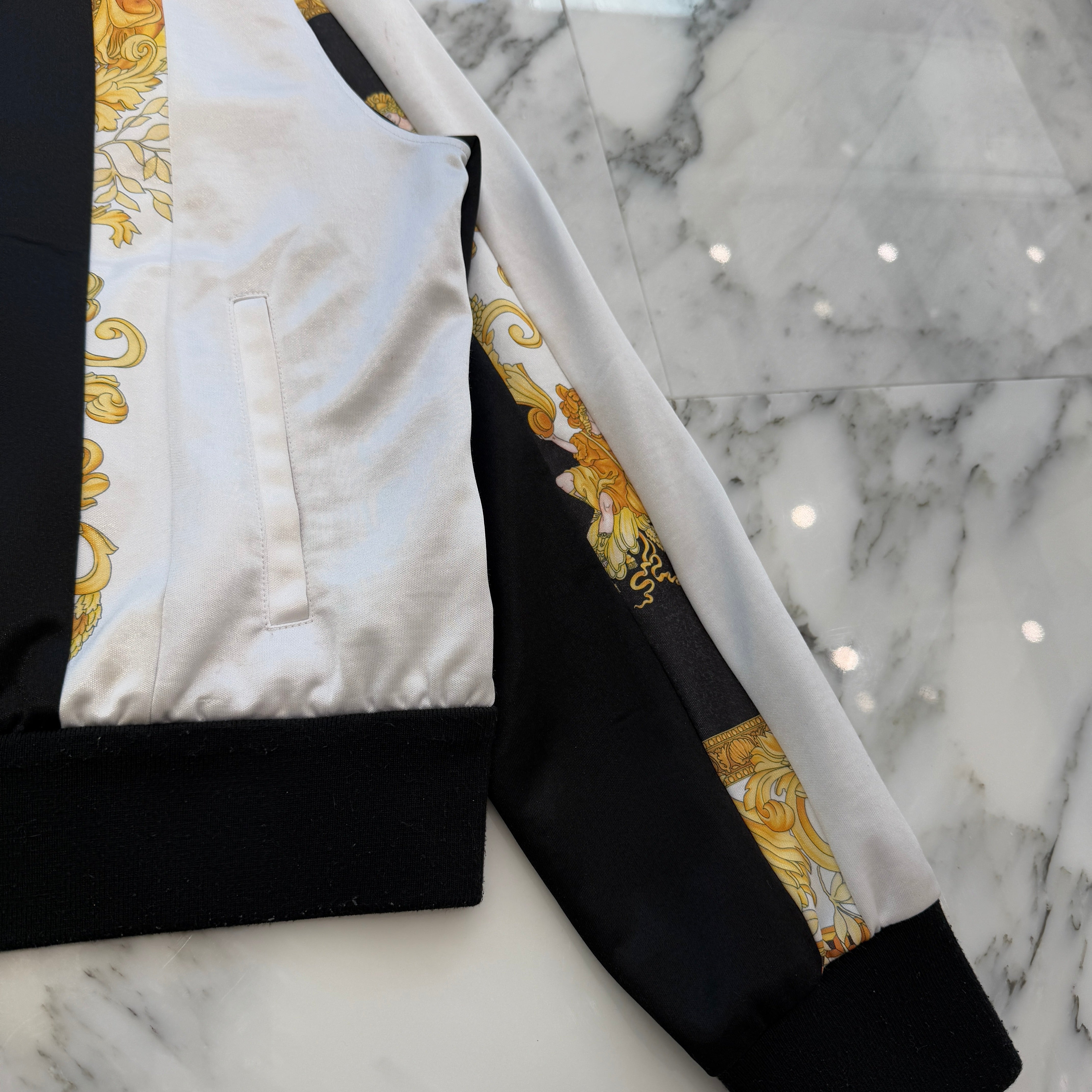 VERSACE ヴェルサーチ 21AW メドゥーサ ルネッサンス トラックジャケット 1001033 ゴールド/ブラック/ホワイト VERSACE 2021AW Medusa Barocco Renaissance Track Jacket 1001033