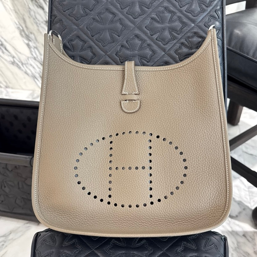 HERMES Evelyn III Trois PM "Etoupe" W刻印 エルメス エブリンIII トロワ PM "エトゥープ" レザーショルダーバッグ W刻印