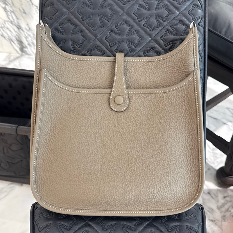 HERMES Evelyn III Trois PM 