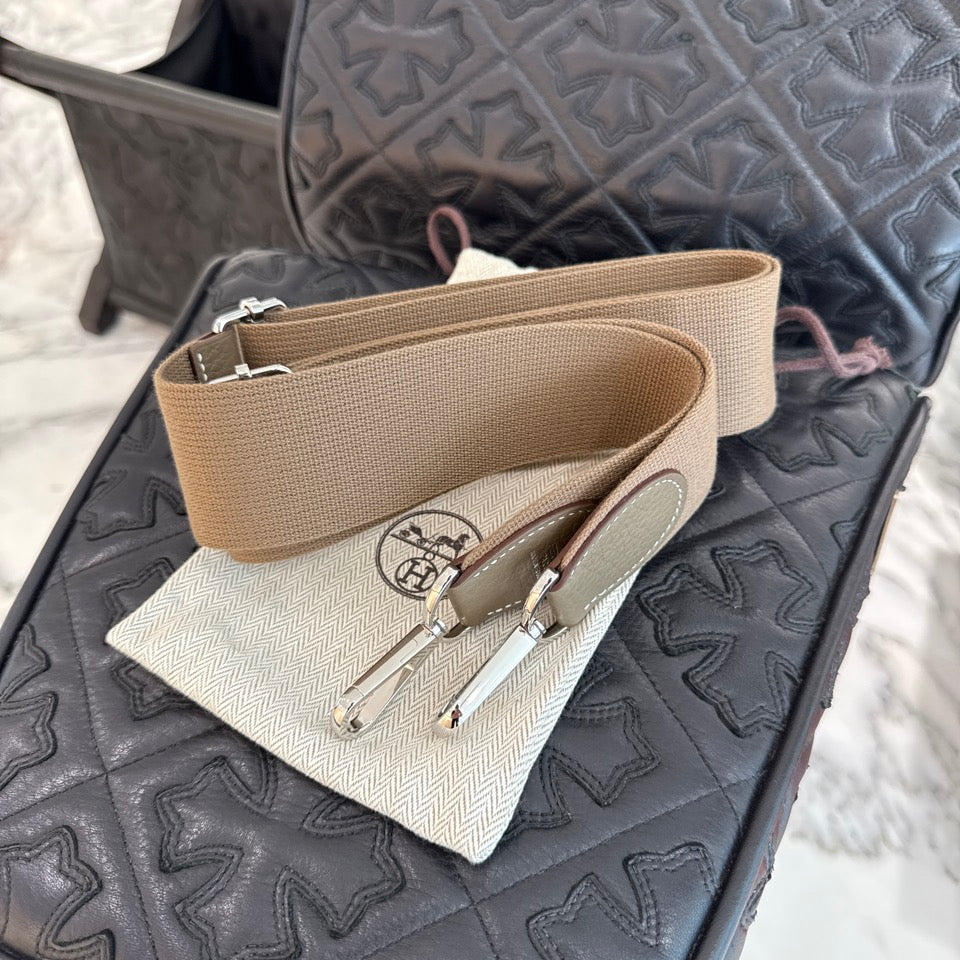 HERMES Evelyn III Trois PM "Etoupe" W刻印 エルメス エブリンIII トロワ PM "エトゥープ" レザーショルダーバッグ W刻印