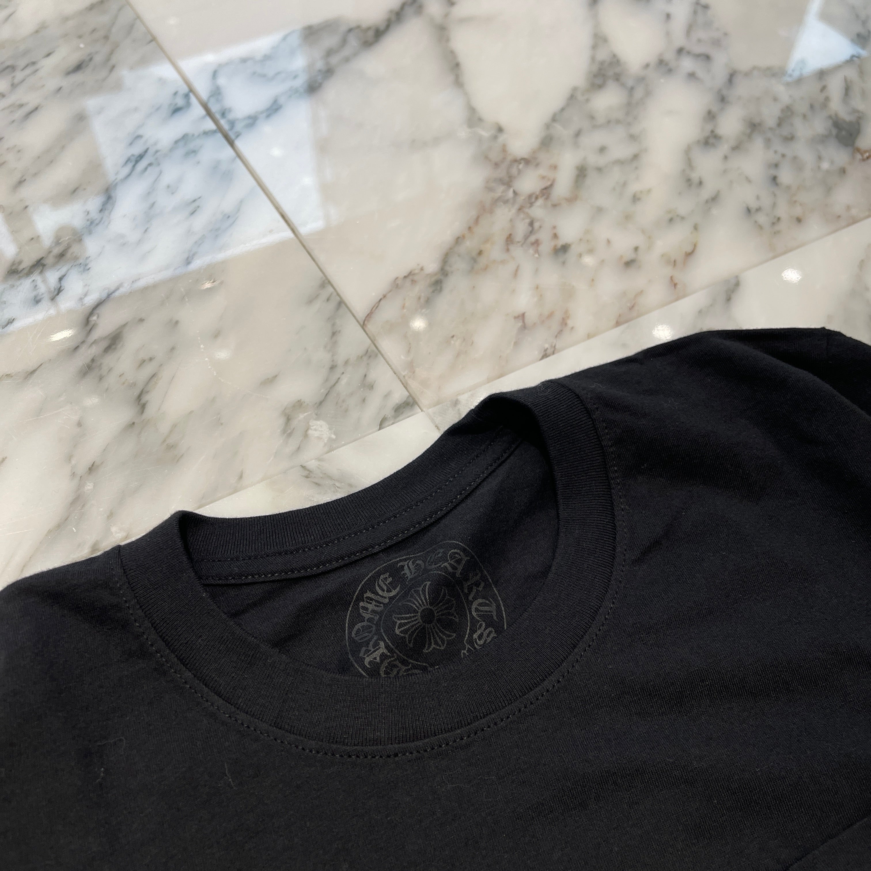 CHROME HEARTS HongKong Limited Back Scroll And Logo Cross Tee Size S クロムハーツ 香港限定 バックスクロール＆ロゴクロス Tシャツ サイズS