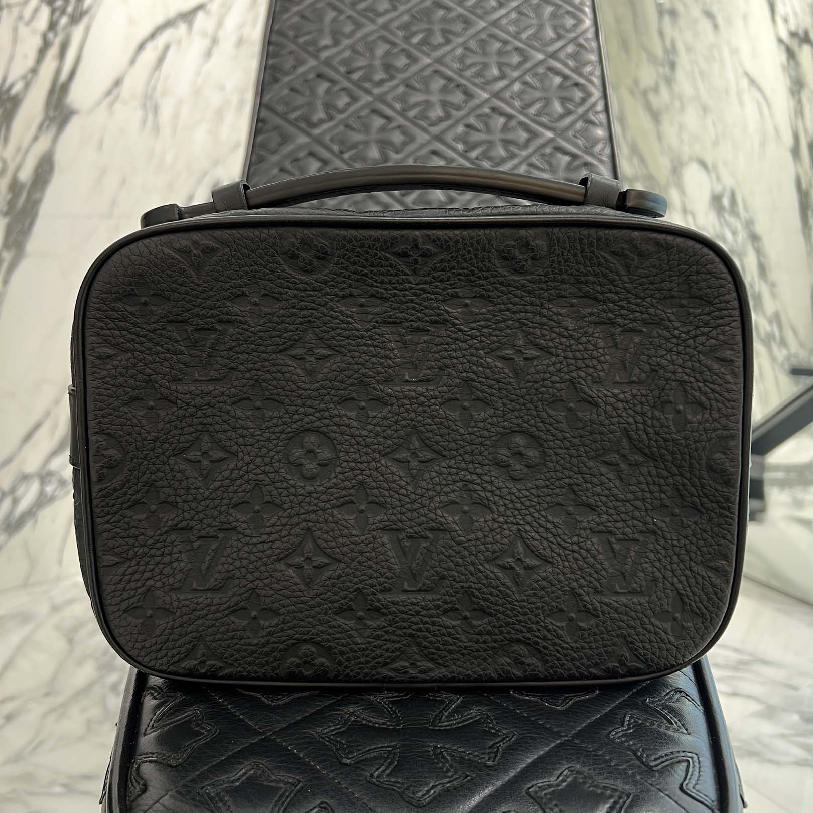 LOUIS VUITTON S-Lock Messenger Monogram Shoulder Bag M58489 ルイ