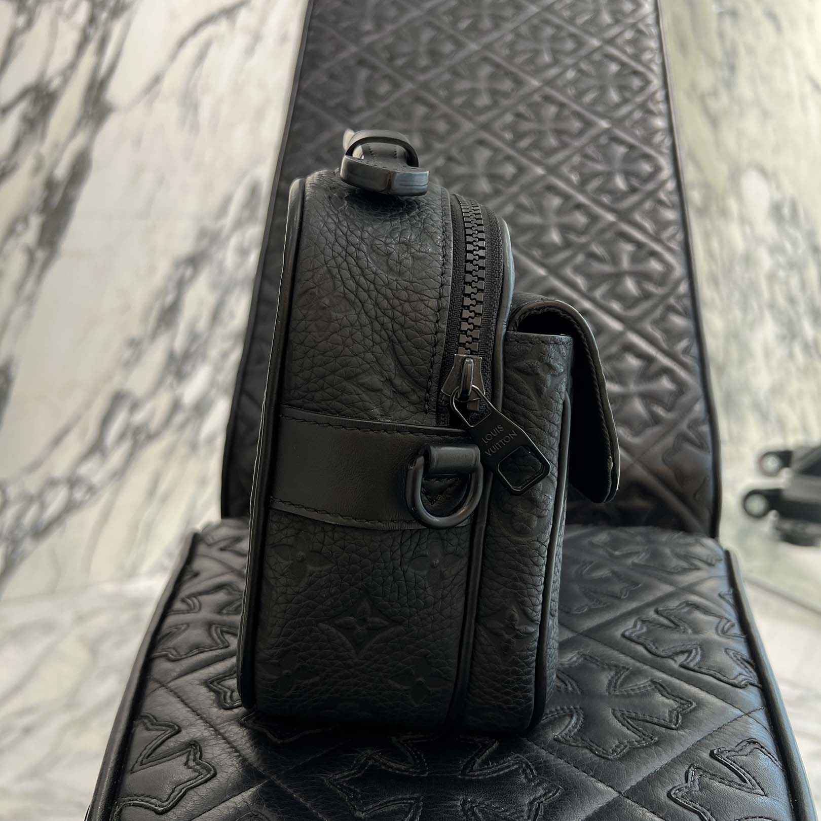 LOUIS VUITTON S-Lock Messenger Monogram Shoulder Bag M58489 ルイヴィトン Sロック メッセンジャー モノグラム ショルダーバッグ