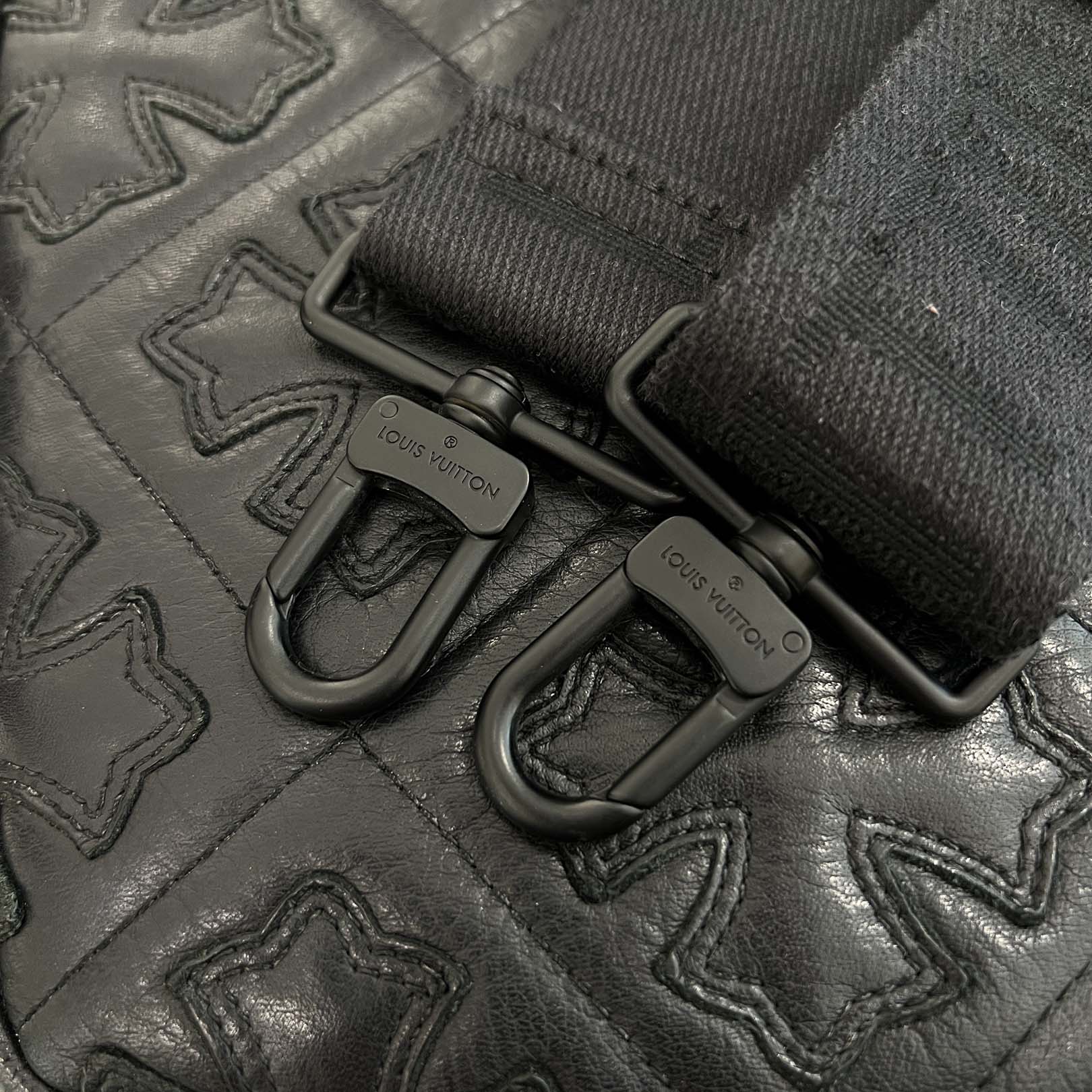 LOUIS VUITTON S-Lock Messenger Monogram Shoulder Bag M58489 ルイヴィトン Sロック メッセンジャー モノグラム ショルダーバッグ