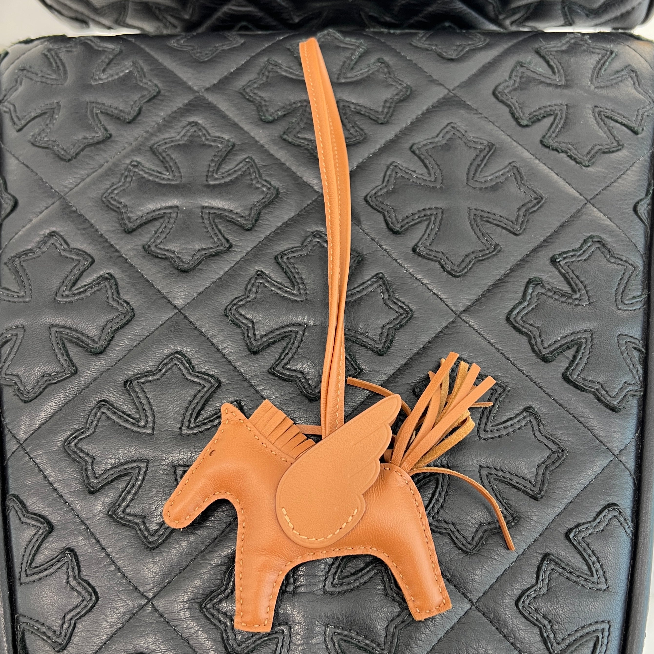 エルメスHERMES ペガサス　PM W刻印2024年購入品　美品 エルメス ロデオ PM ペガサス ゴールド W刻印(2024年頃)刻印