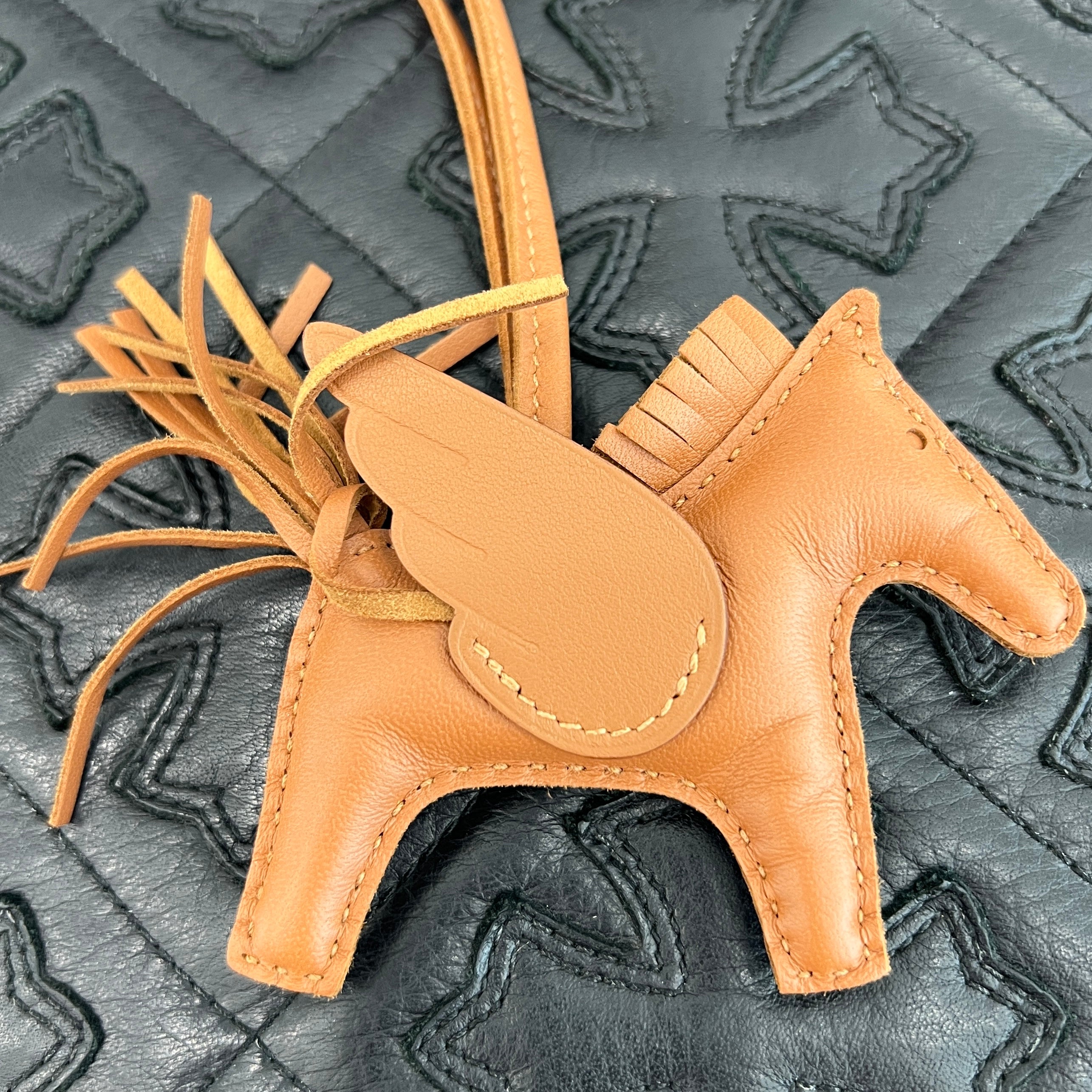 エルメスHERMES ペガサス　PM W刻印2024年購入品　美品 エルメス ロデオ PM ペガサス ゴールド W刻印(2024年頃)刻印