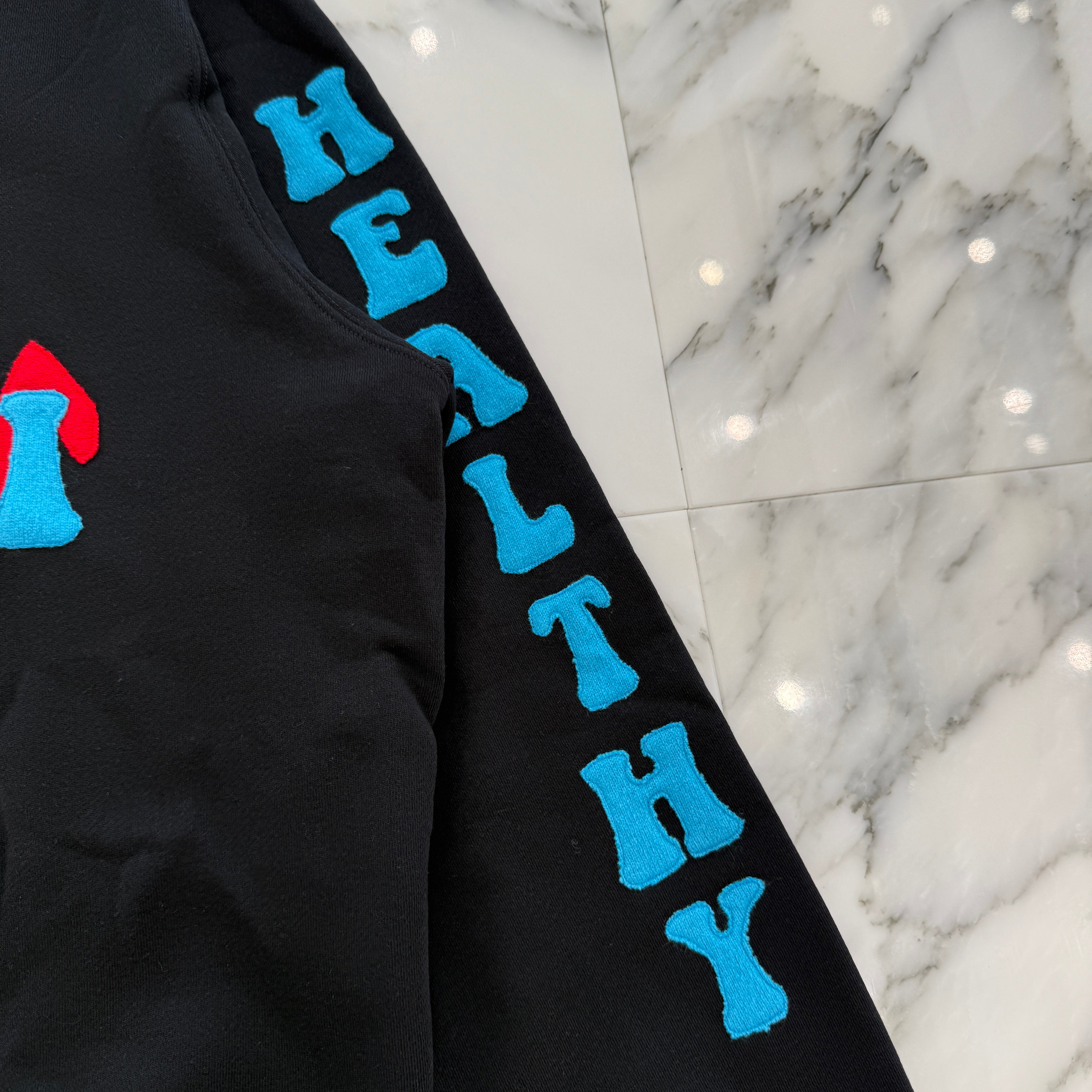 AMIRI × A Love Movement 2021SS A Love Movement Edition "Healthy Body" Hoodie MJGH001 Size XXL アミリ × Aラブ ムーヴメント Aラブ ムーヴメント エディション "ヘルシーボディ" フーディ パーカー サイズXXL