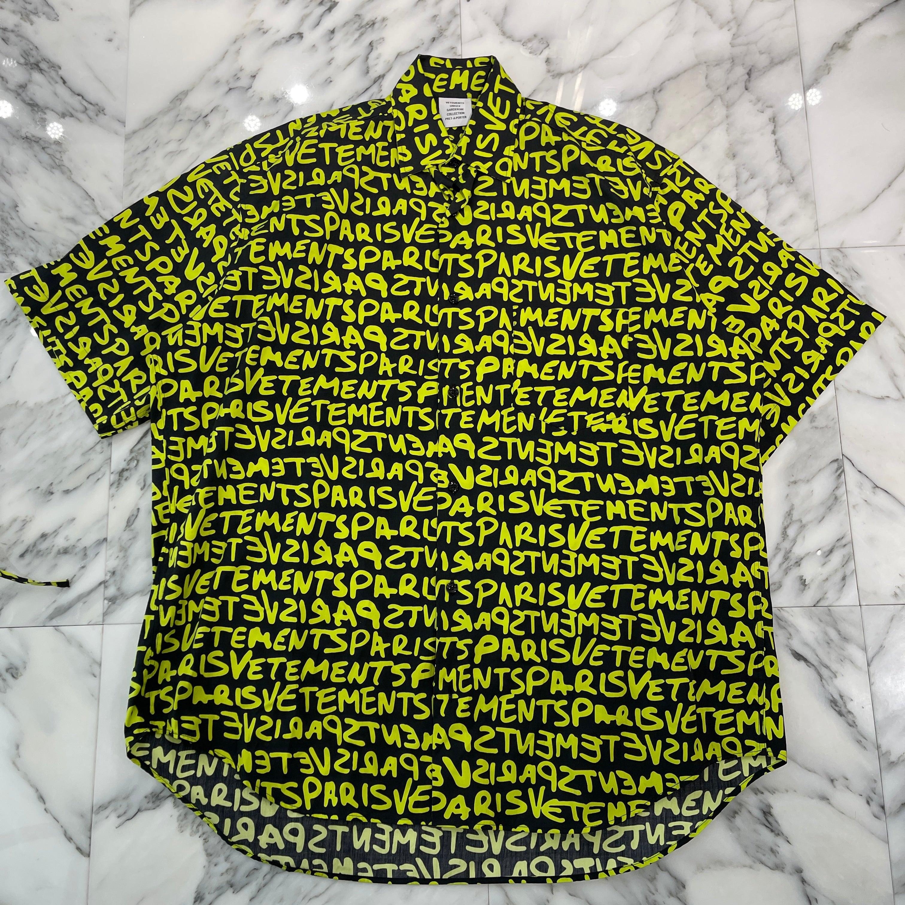 VETEMENTS 2024SS All Over Logo Shirt UE64SH800BY Size XS ヴェトモン オールオーバーロゴ シャツ サイズXS