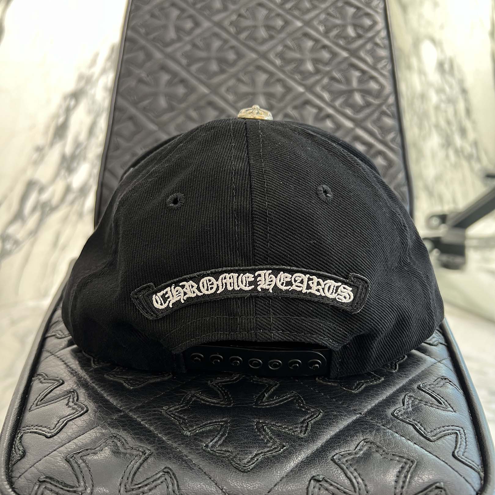 CHROME HEARTS RS3 Cross Embroidery Trucker Cap Size ONE SIZE (53-60) クロムハーツ RS3クロス刺繡 トラッカーキャップ ワンサイズ (53-60)