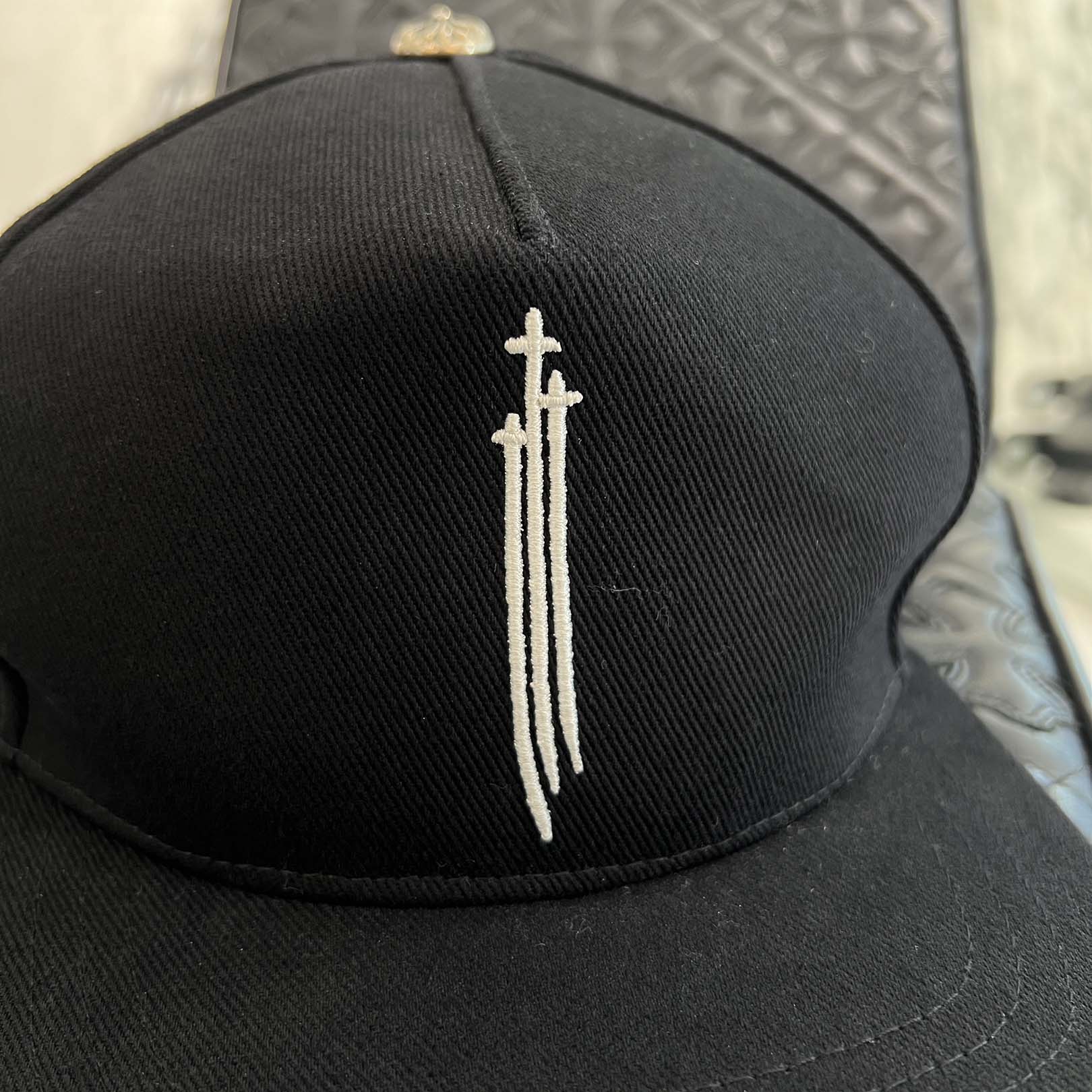 CHROME HEARTS RS3 Cross Embroidery Trucker Cap Size ONE SIZE (53-60) クロムハーツ RS3クロス刺繡 トラッカーキャップ ワンサイズ (53-60)