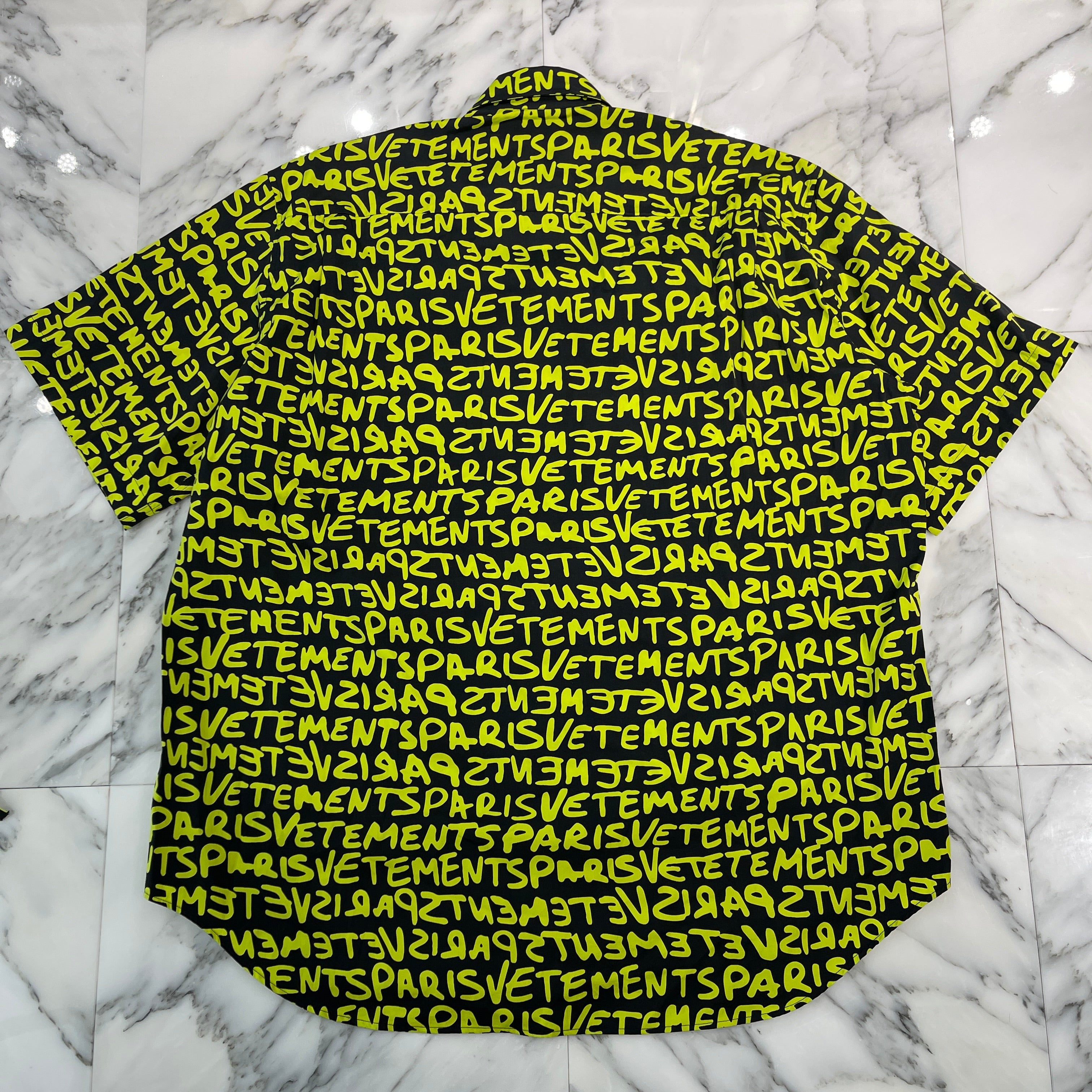 VETEMENTS 2024SS All Over Logo Shirt UE64SH800BY Size XS ヴェトモン オールオーバーロゴ シャツ サイズXS