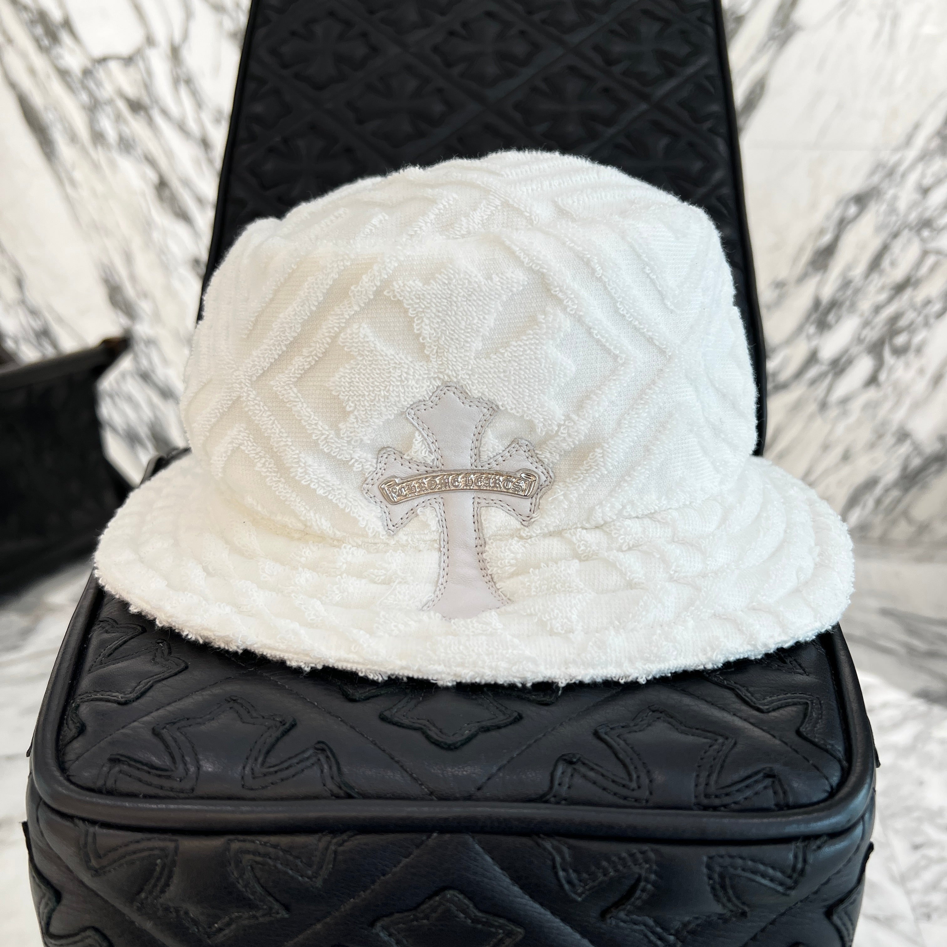 レシート付 CHROME HEARTS 新品 バケットハット　size:L CHROME HEARTS 1 Cross Leather Patch Cotton Pile Bucket Hat